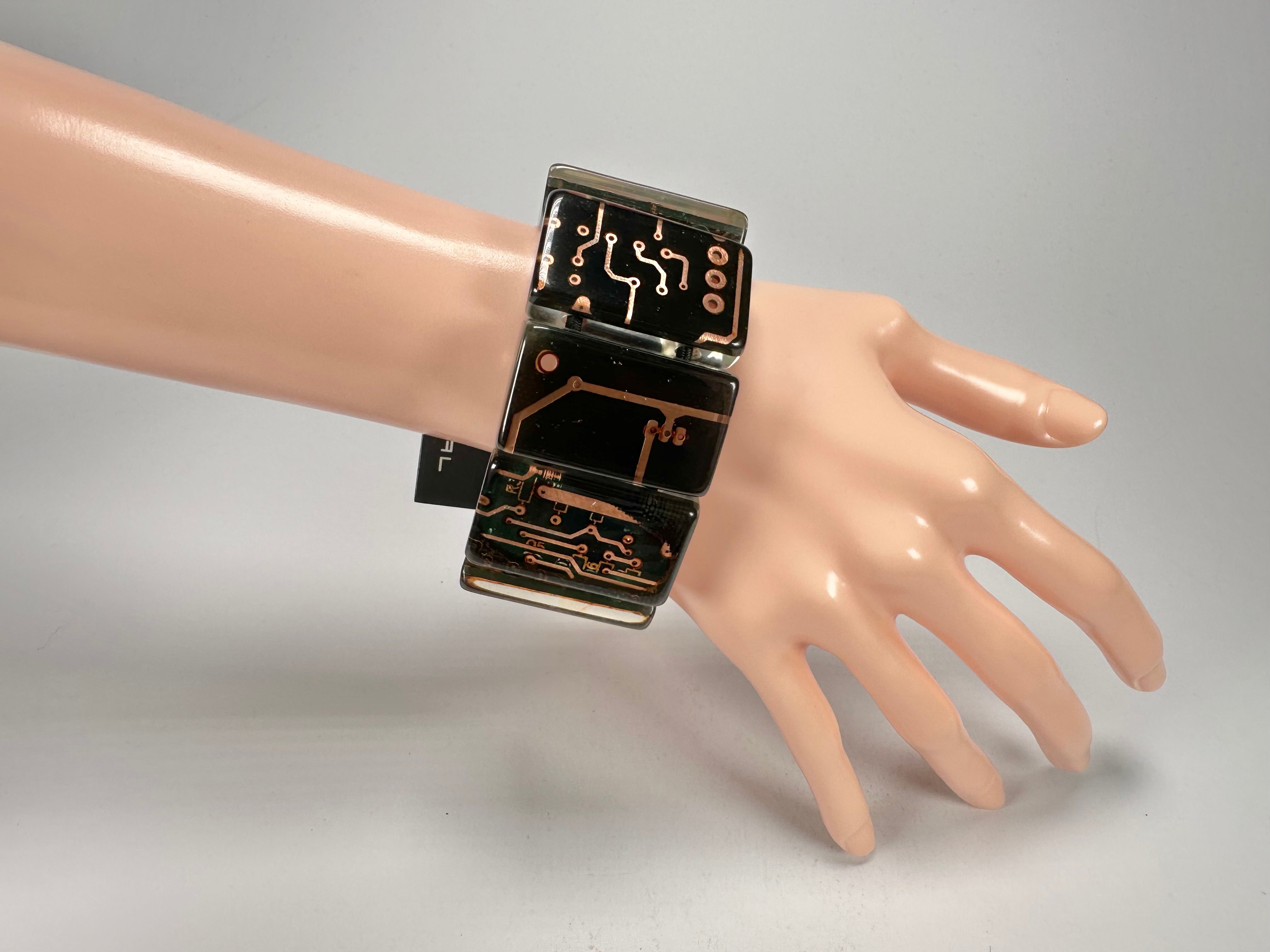 Jackie Brazil "Queen" Digital Flash 9 Squares Elasticated Bracelet ( B3236 )