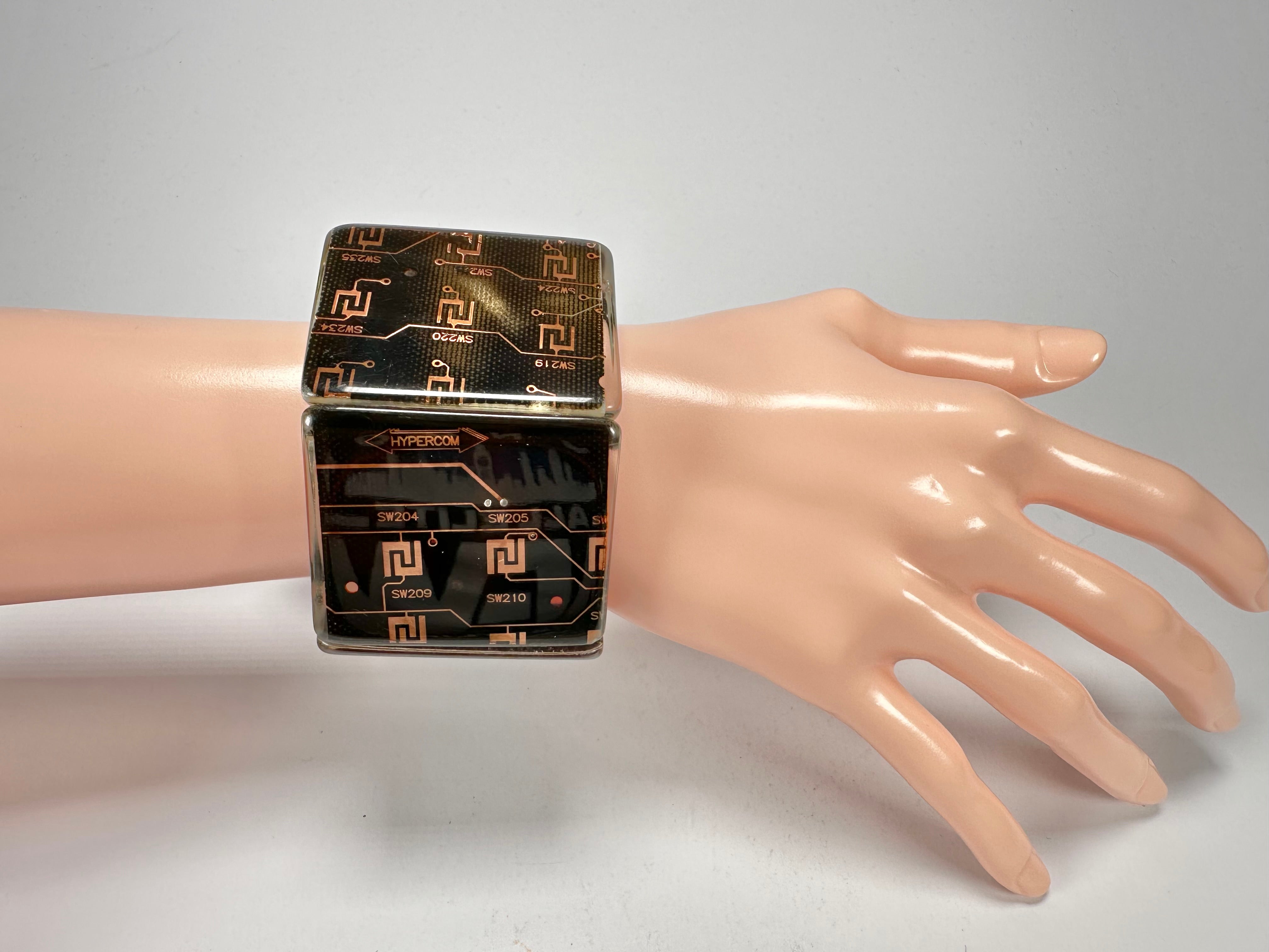 Jackie Brazil "Sabrina" Digital Flash Harvey Elasticated Bracelet ( B3239 )