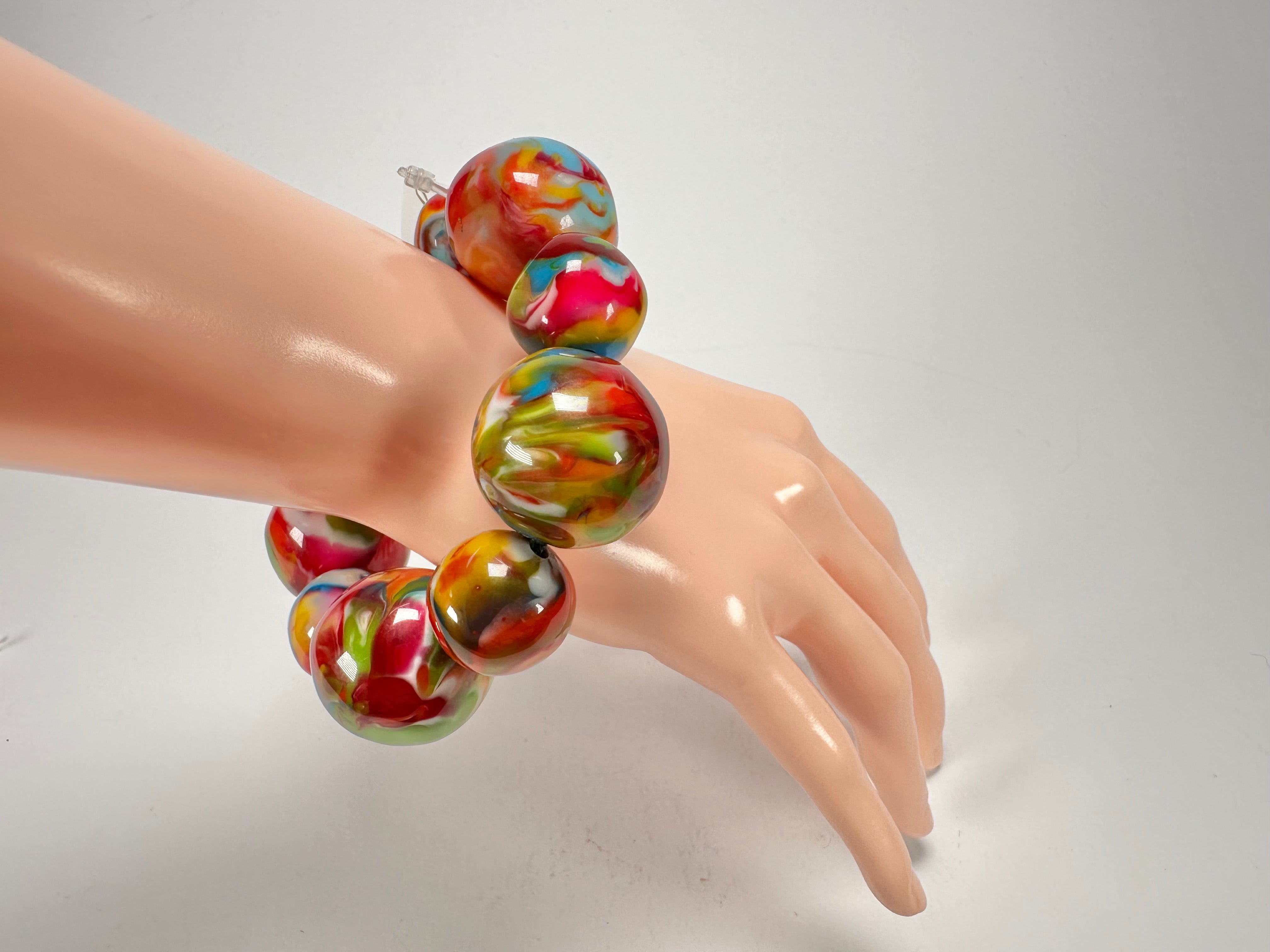 Jackie Brazil "Pebbles On Elastic" Kandinsky Resin Bracelet ( B2693 )