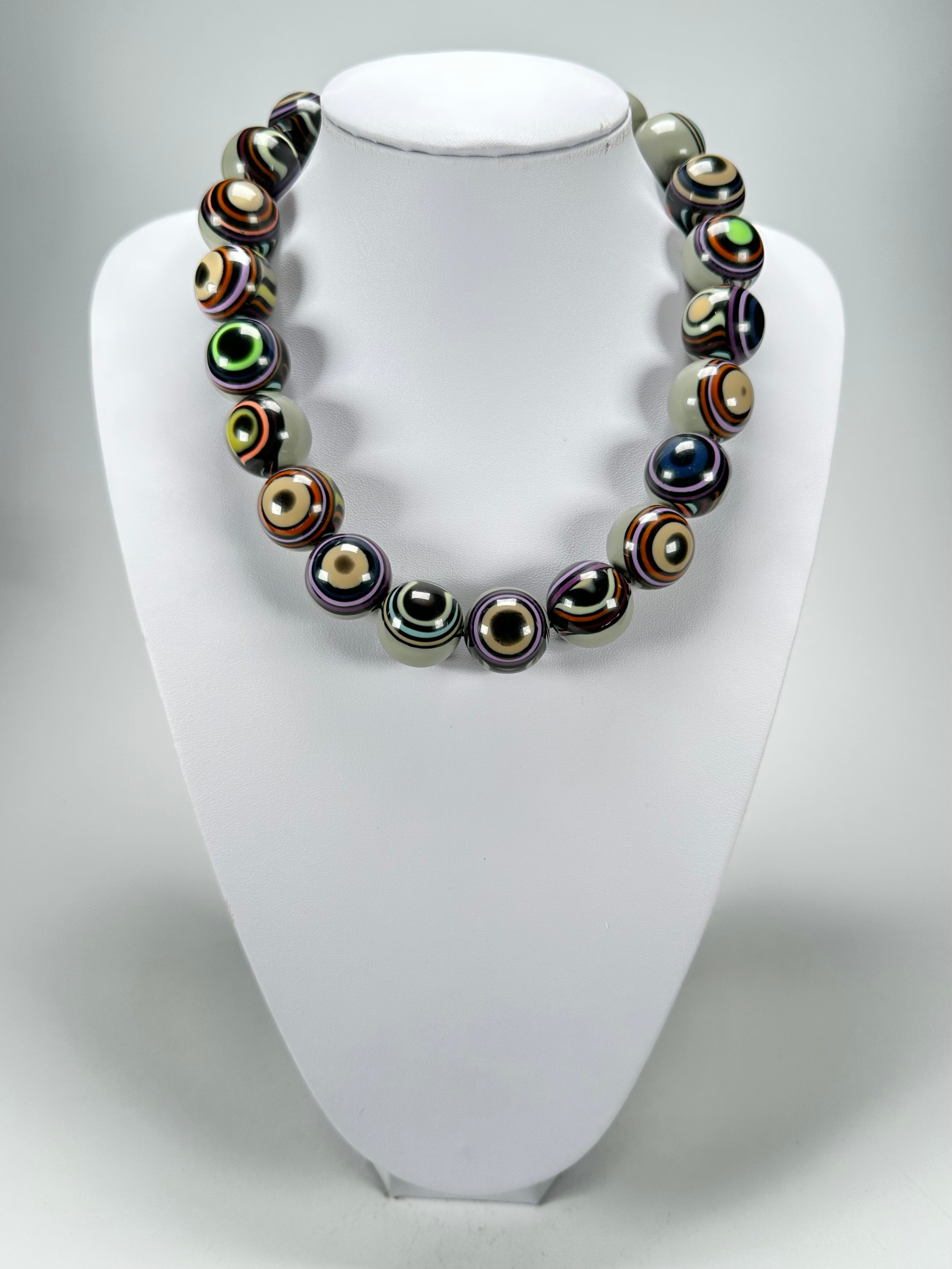 Jackie Brazil "Darning" Grey Swirls Balls With Cat Eyes Choker Resin Necklace ( N3200 )