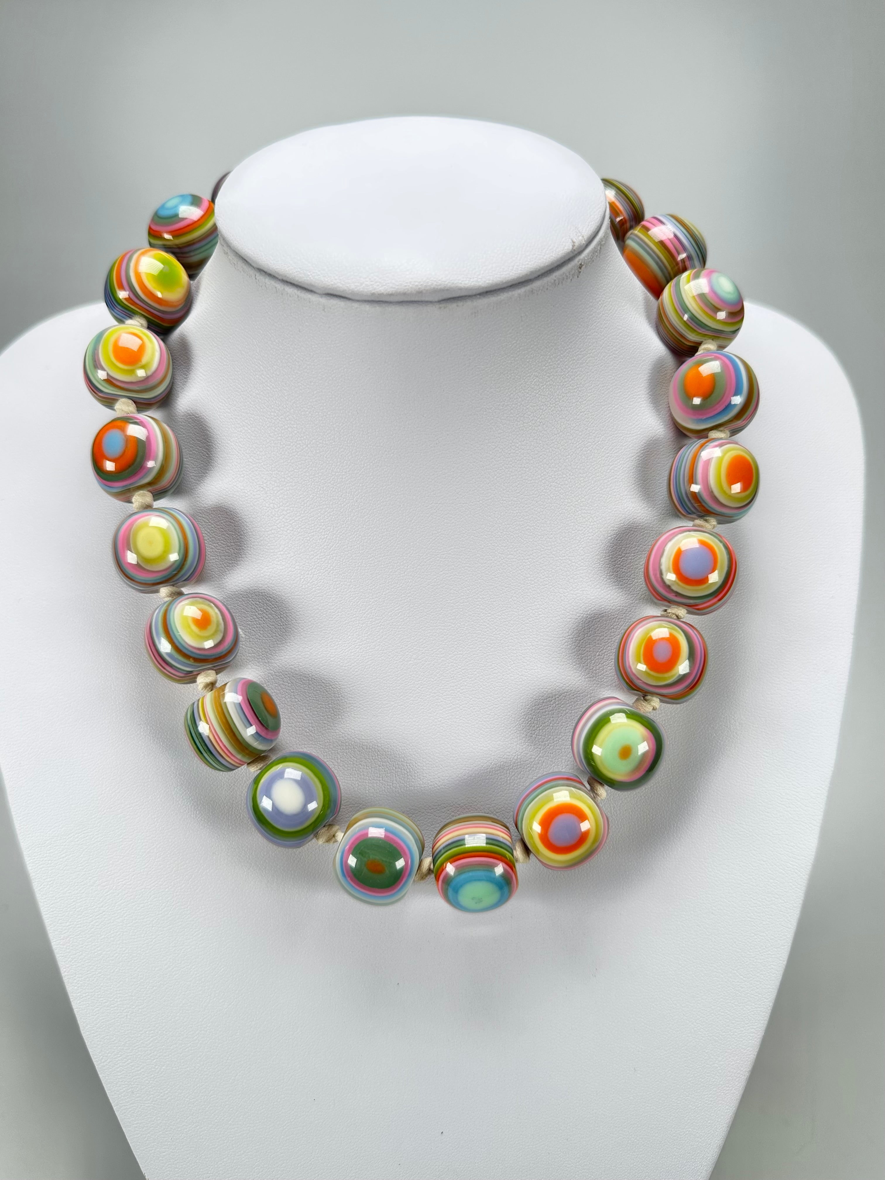 Jackie Brazil "Cat Eyes" Spring Colour Liquorice Balls Resin Necklace 50cm ( N0894 )