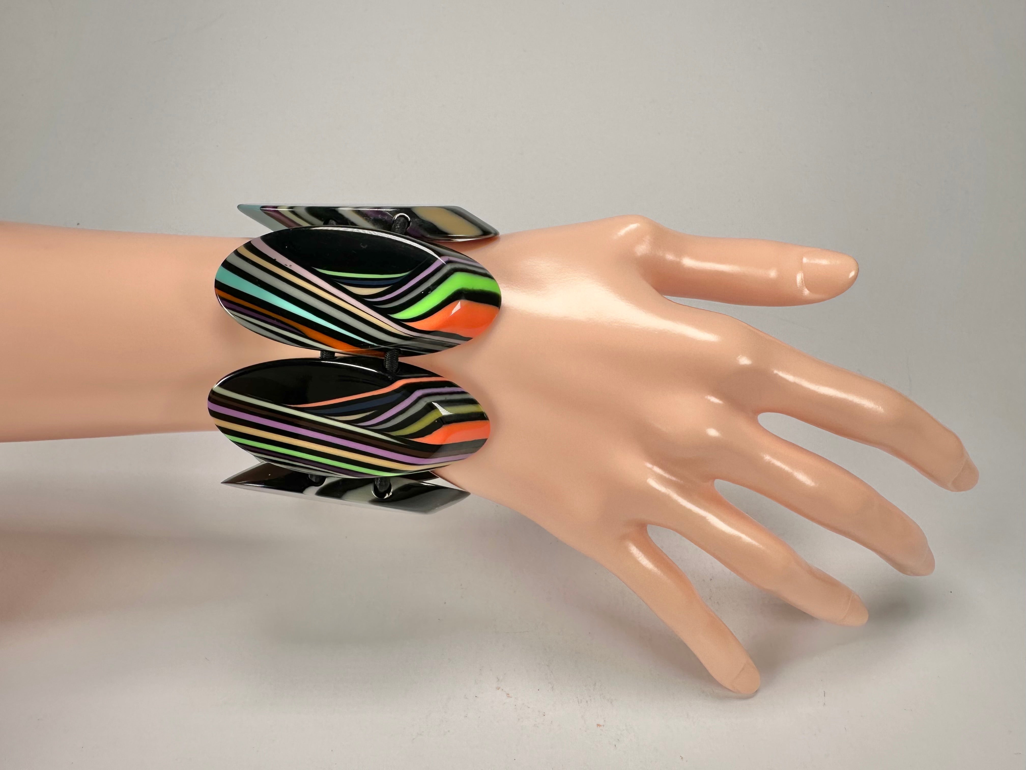 Jackie Brazil "Mouline" Black Swirls 7 Piece Oval Elasticated Bracelet ( B3168 )