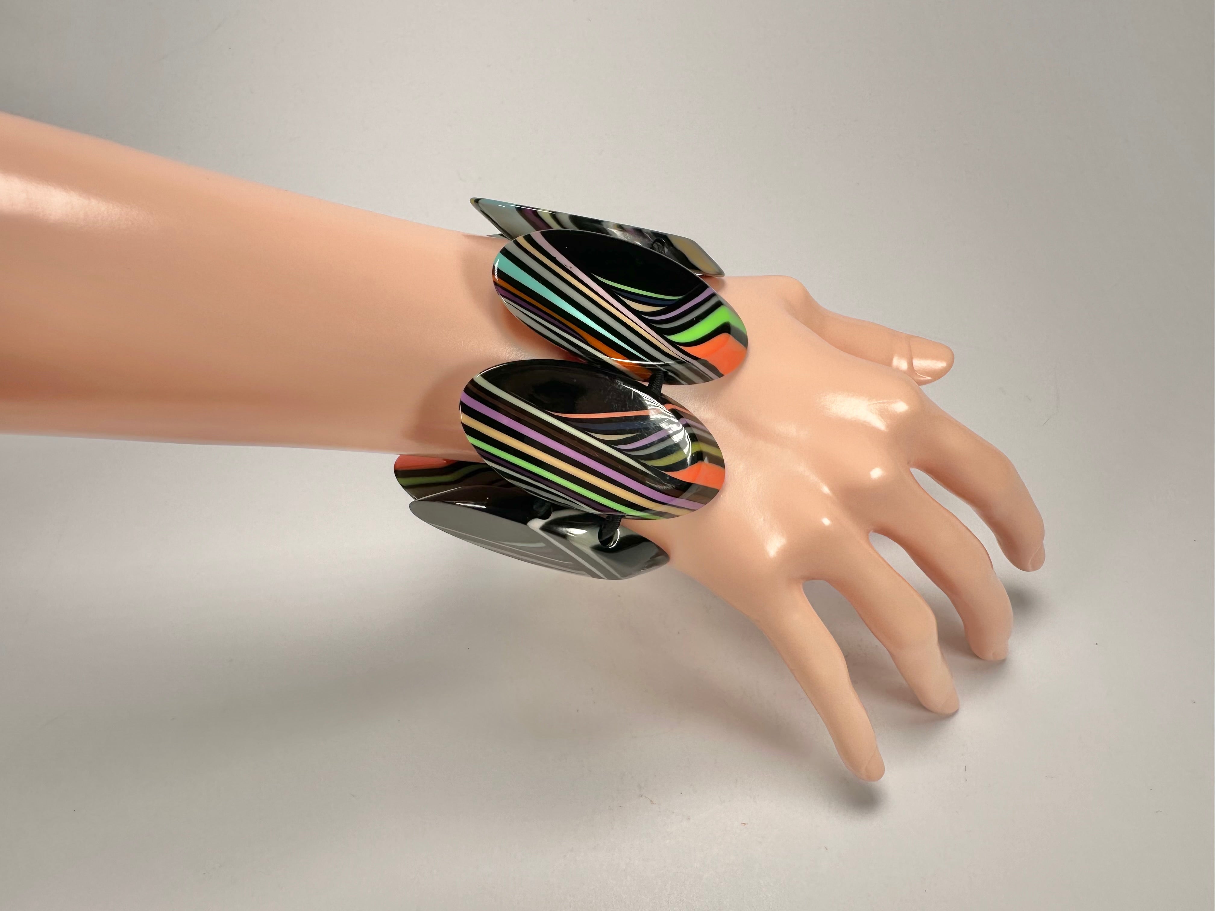 Jackie Brazil "Mouline" Black Swirls 7 Piece Oval Elasticated Bracelet ( B3168 )