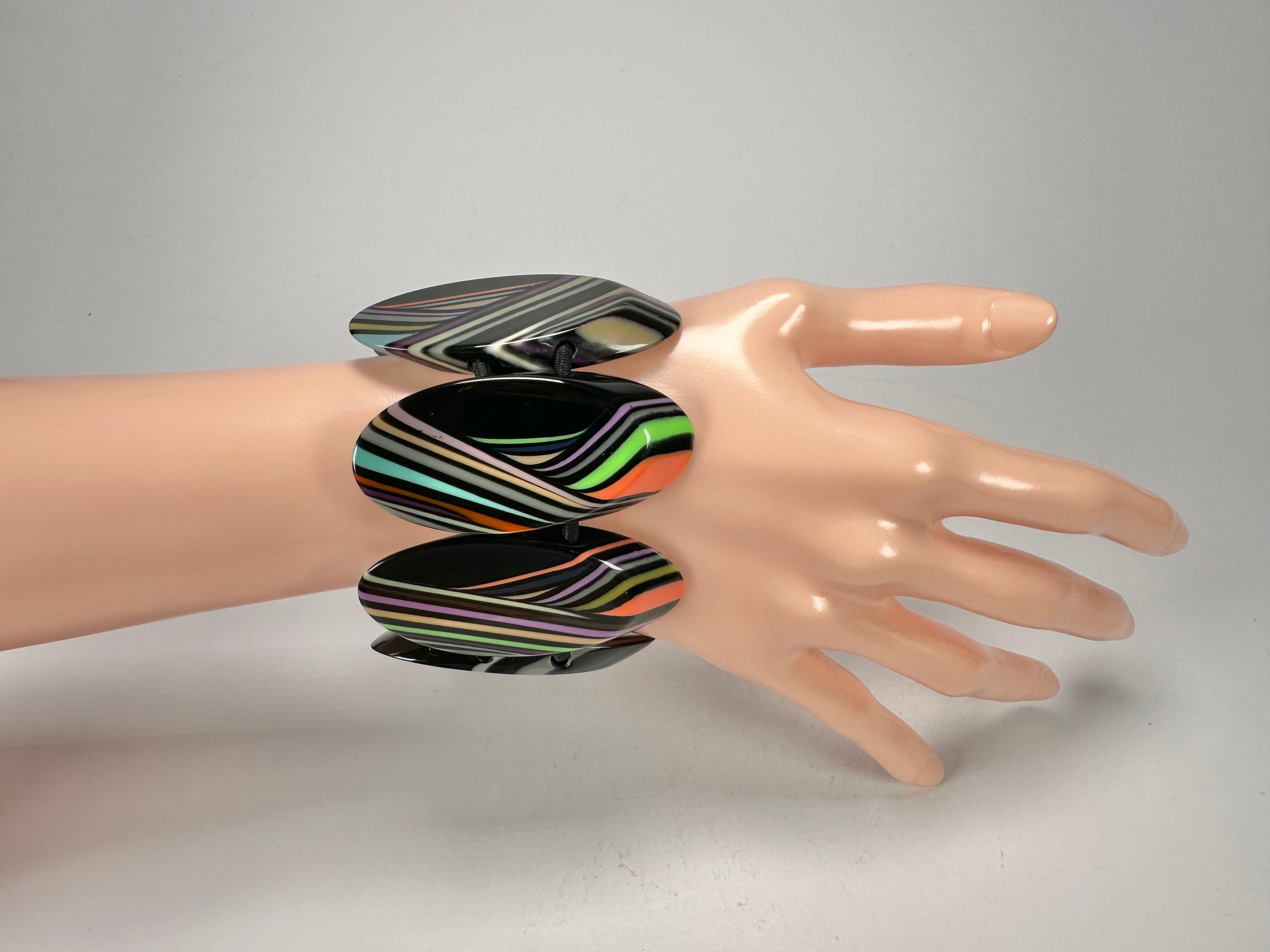 Jackie Brazil "Mouline" Black Swirls 7 Piece Oval Elasticated Bracelet ( B3168 )