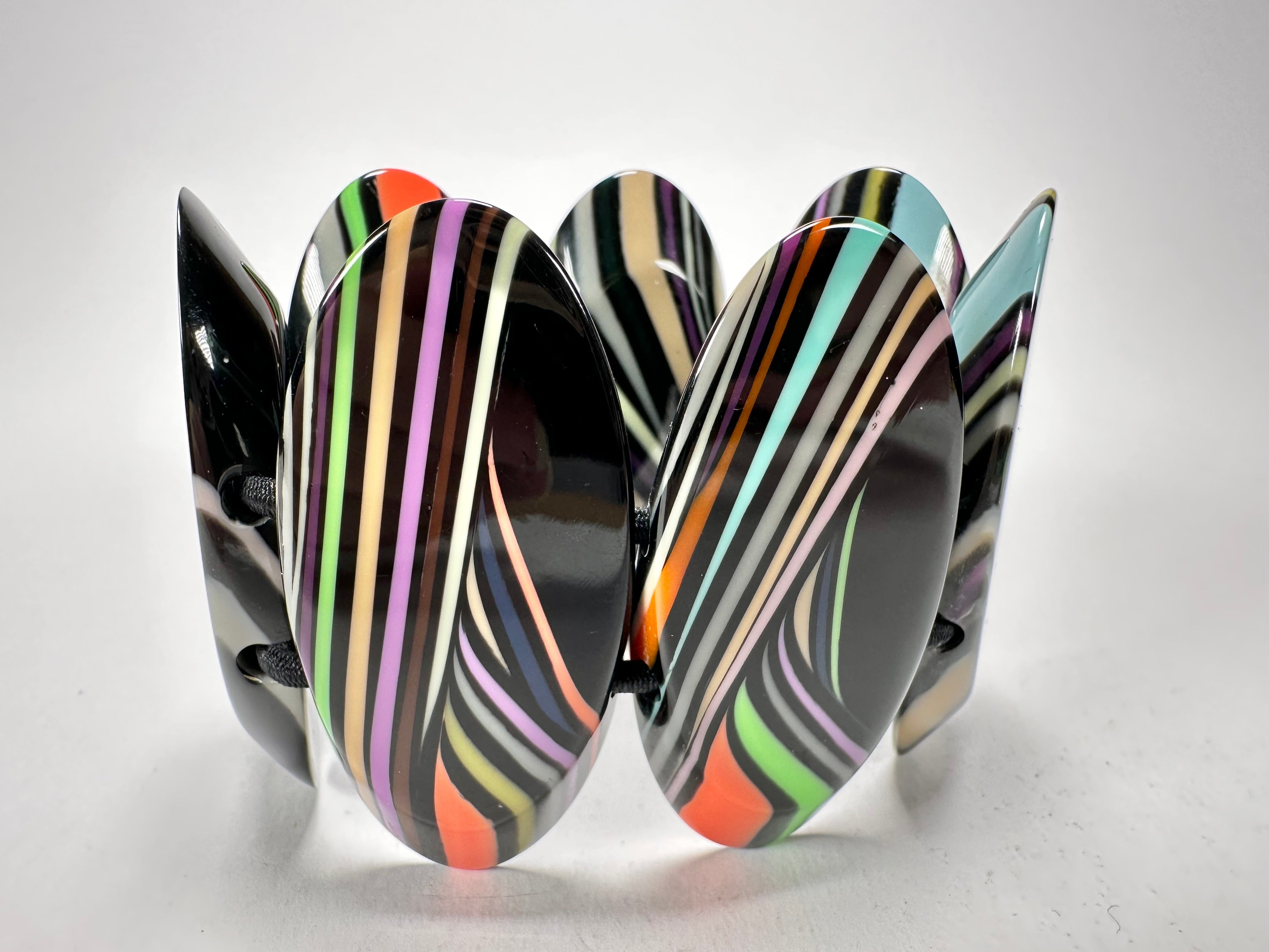 Jackie Brazil "Mouline" Black Swirls 7 Piece Oval Elasticated Bracelet ( B3168 )