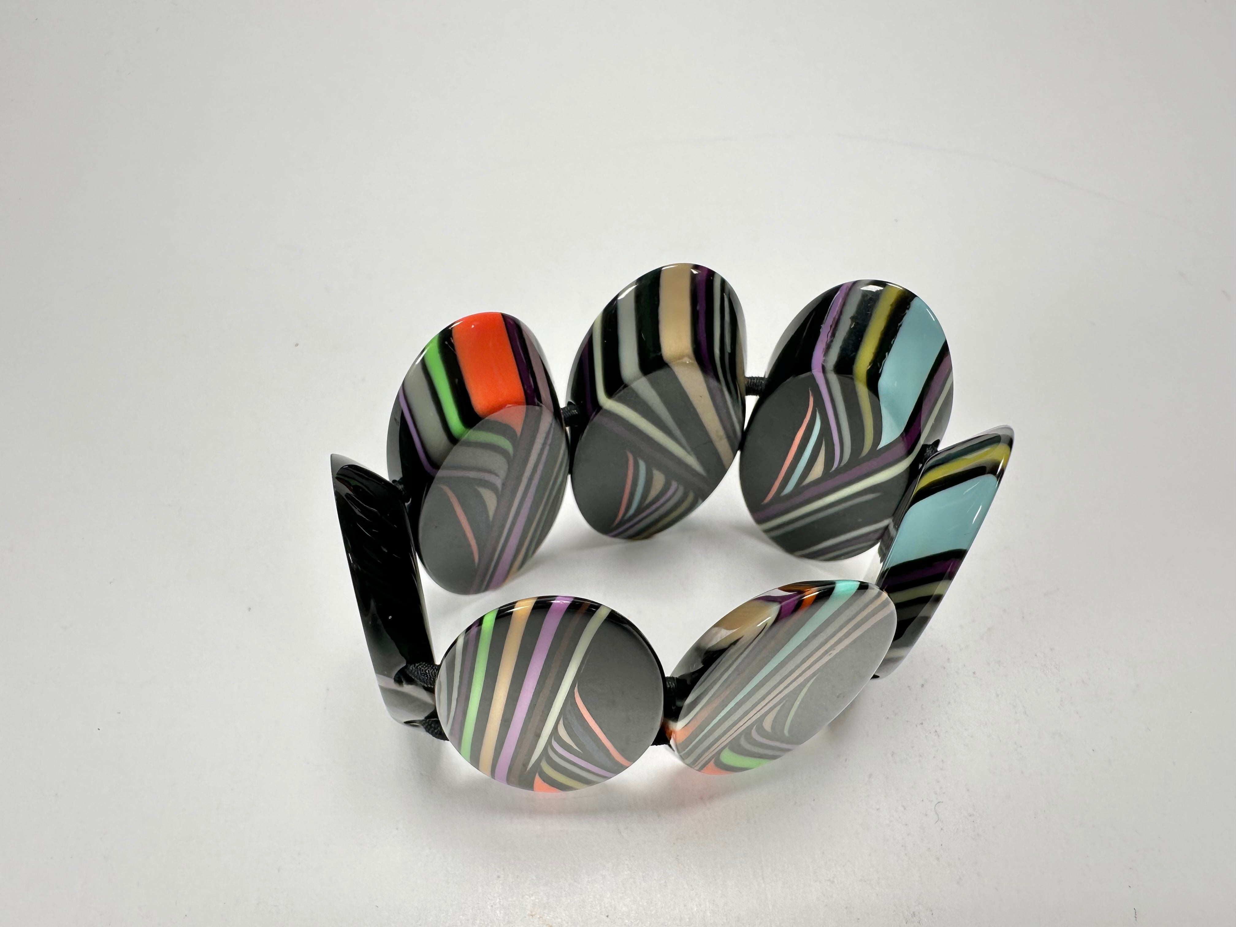Jackie Brazil "Mouline" Black Swirls 7 Piece Oval Elasticated Bracelet ( B3168 )
