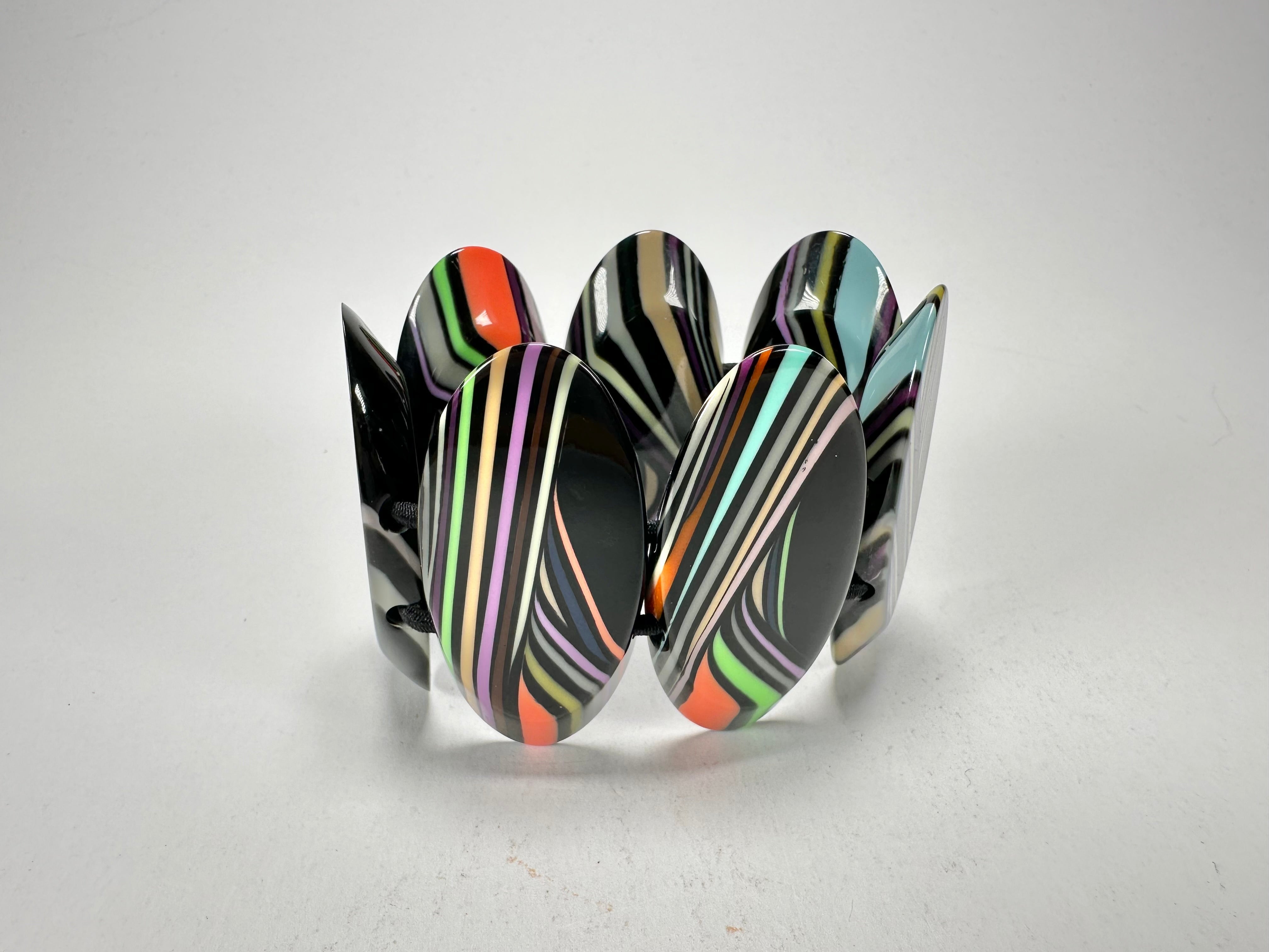 Jackie Brazil "Mouline" Black Swirls 7 Piece Oval Elasticated Bracelet ( B3168 )