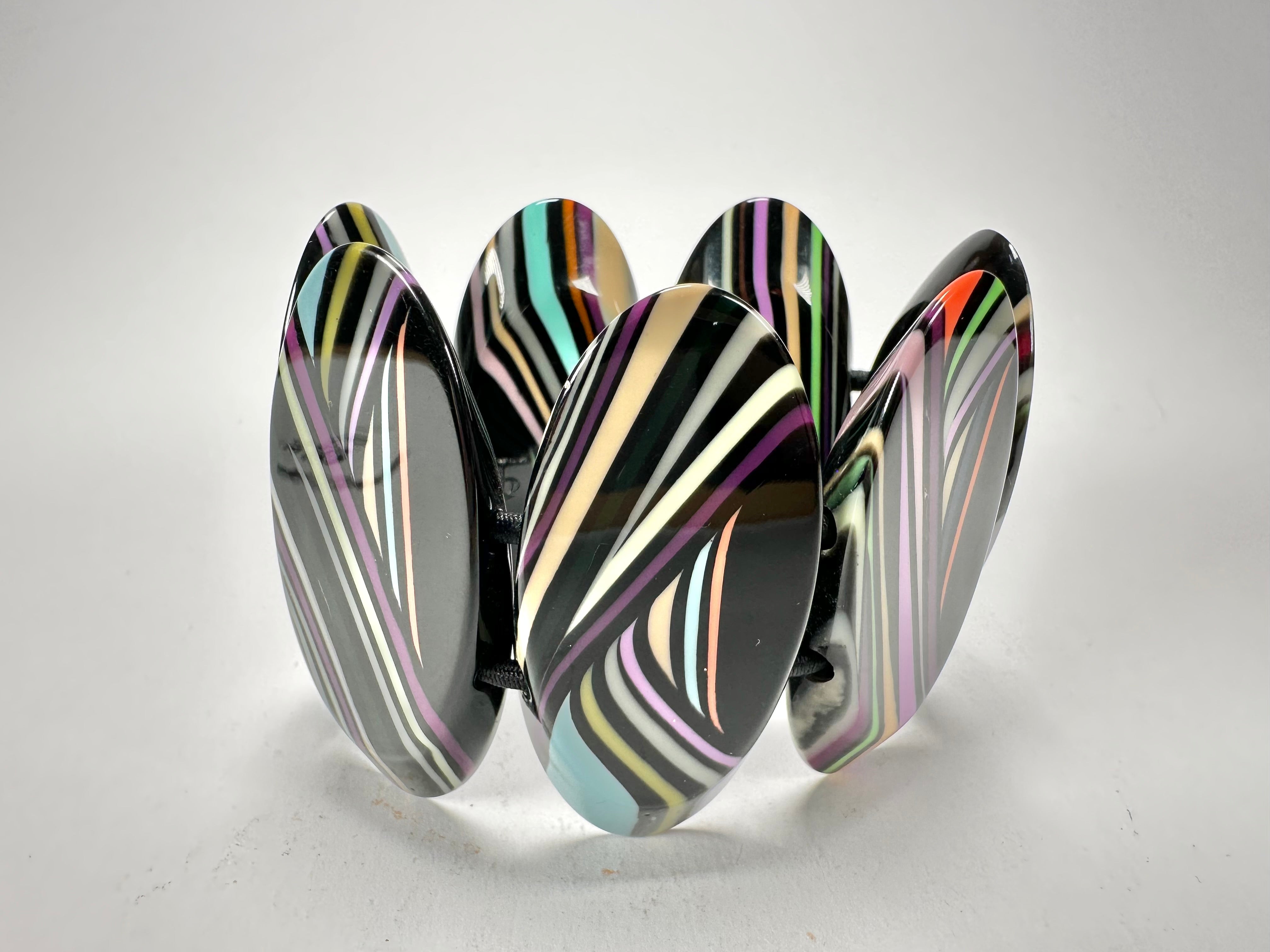 Jackie Brazil "Mouline" Black Swirls 7 Piece Oval Elasticated Bracelet ( B3168 )