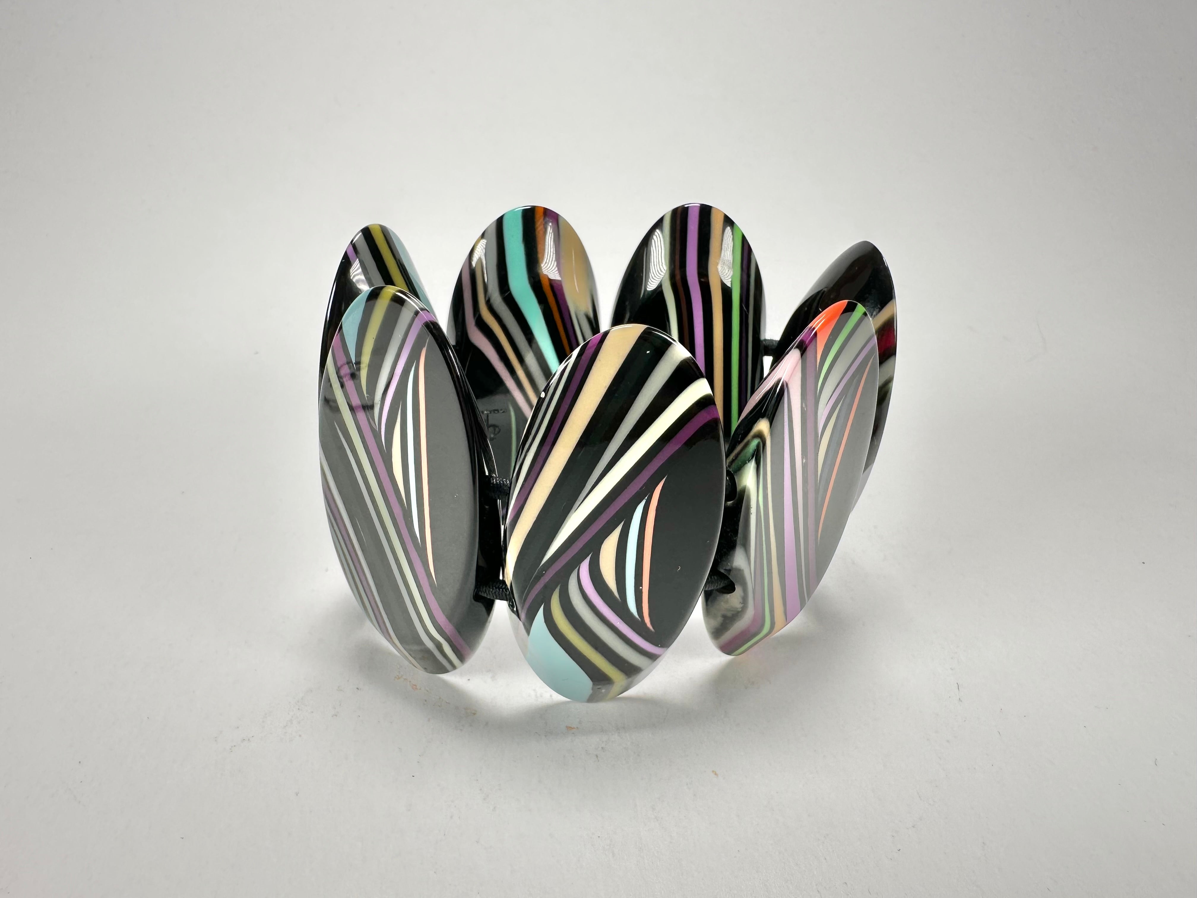 Jackie Brazil "Mouline" Black Swirls 7 Piece Oval Elasticated Bracelet ( B3168 )