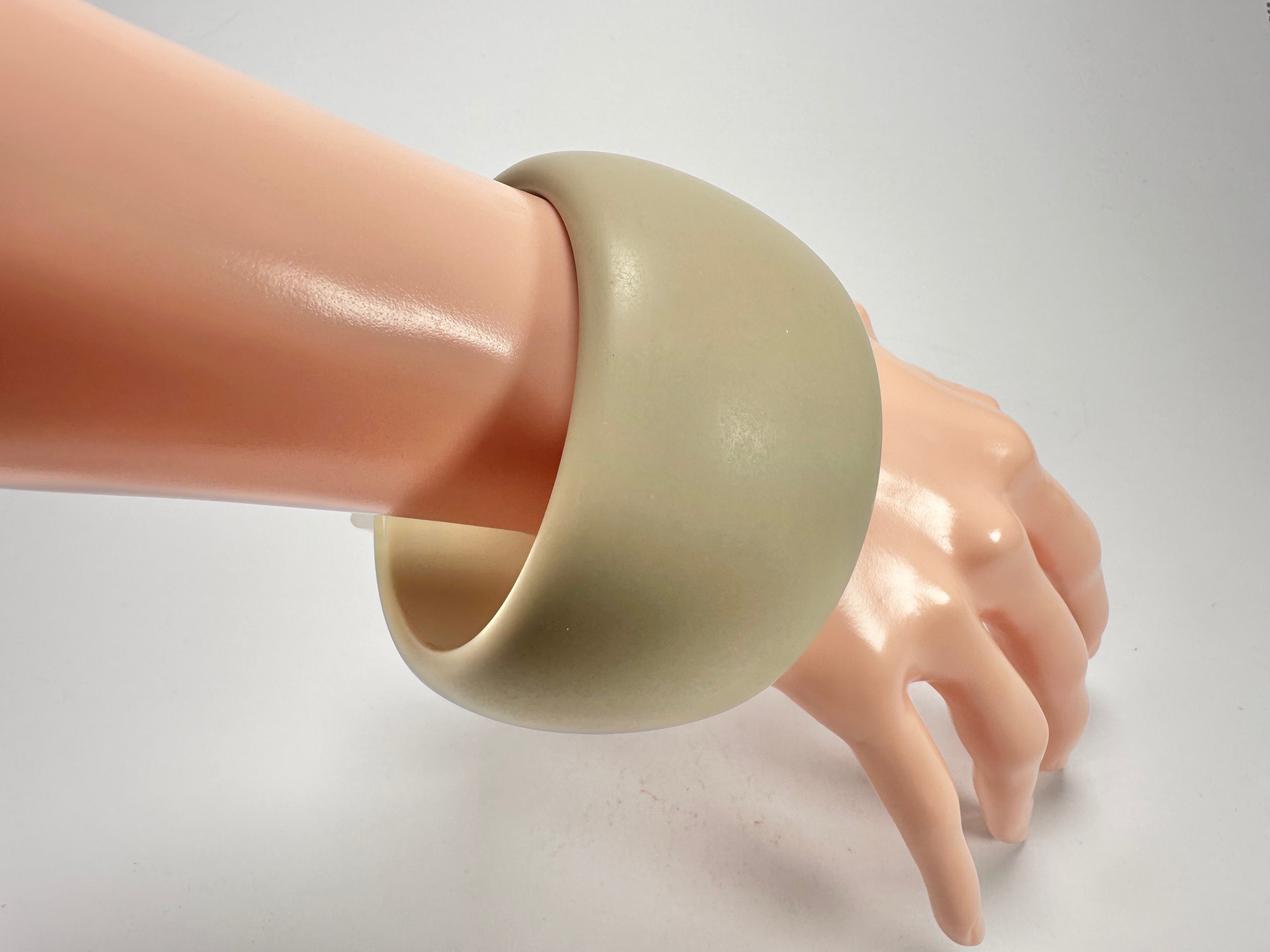 Jackie Brazil "Carmen" Natural Beige Matte 5cm Resin Bangle ( B2500 )