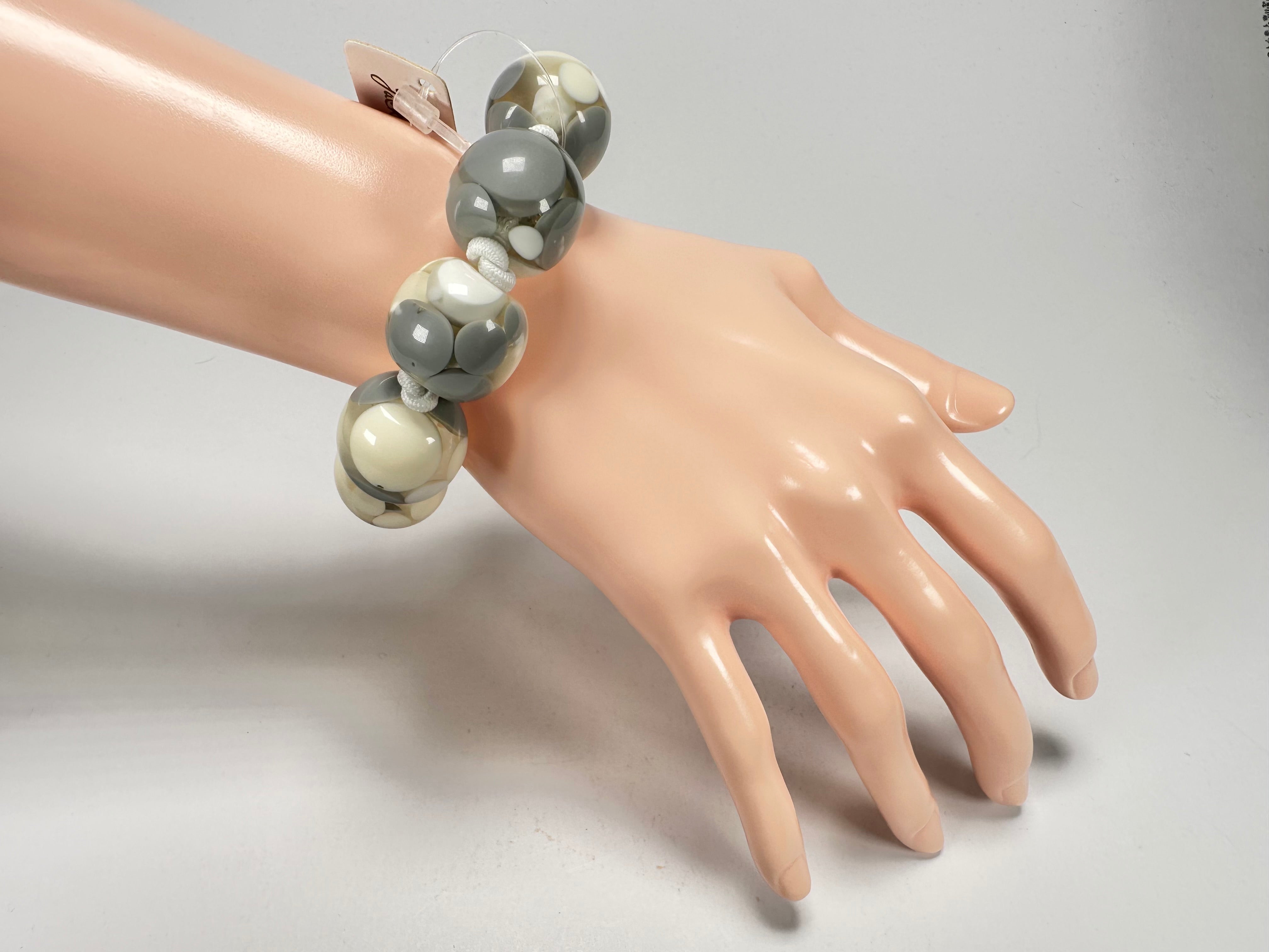Jackie Brazil "Spots" Spotted Balls On Elastic Resin  Bracelet ( B1470 )
