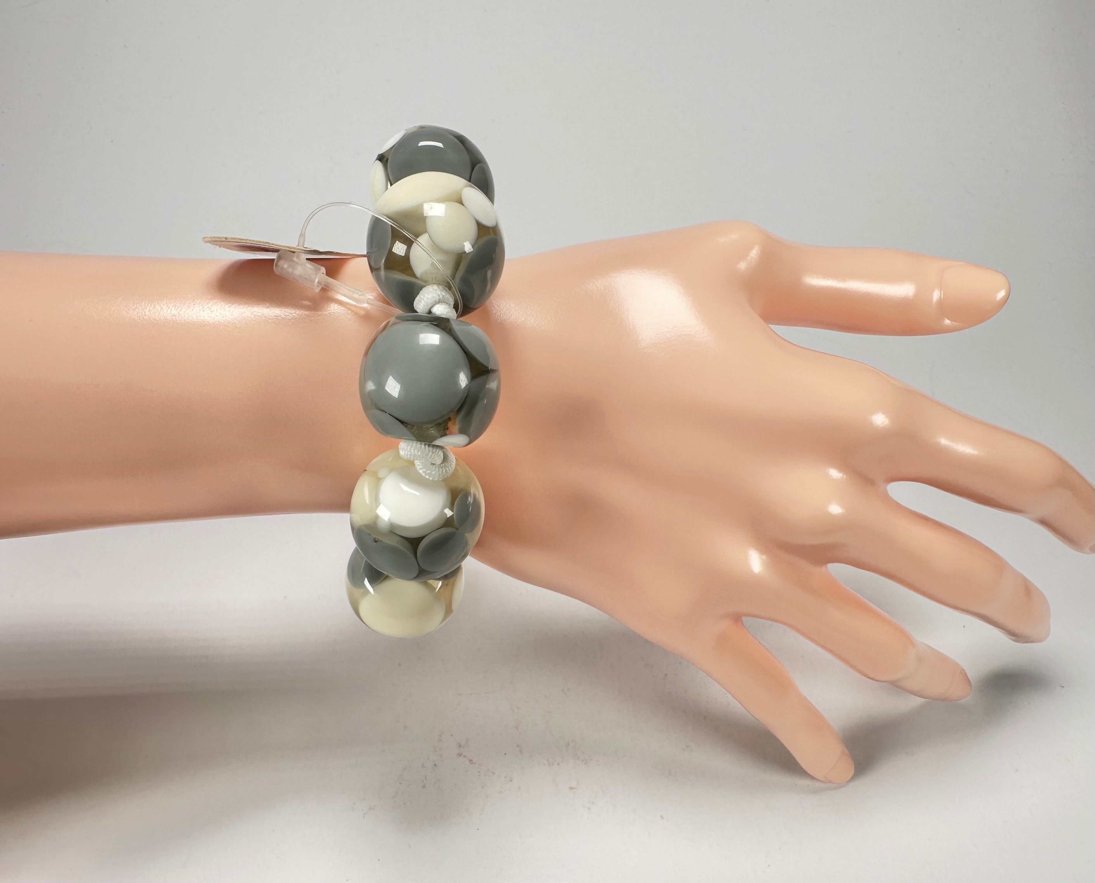 Jackie Brazil "Spots" Spotted Balls On Elastic Resin  Bracelet ( B1470 )