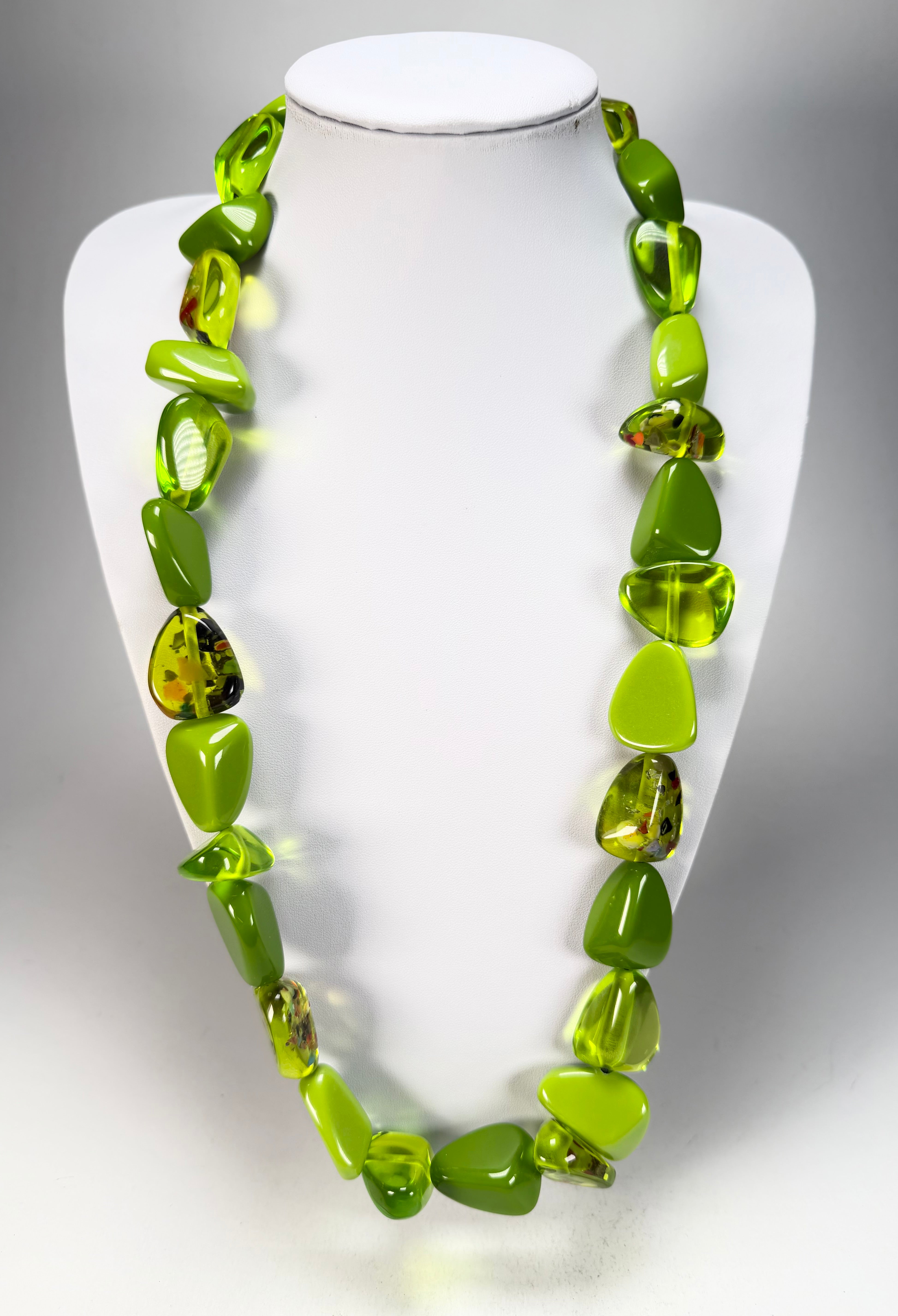 Jackie Brazil "Diamonds" Green & Transparent Flintstone Bone 80cm Necklace ( N0080 )