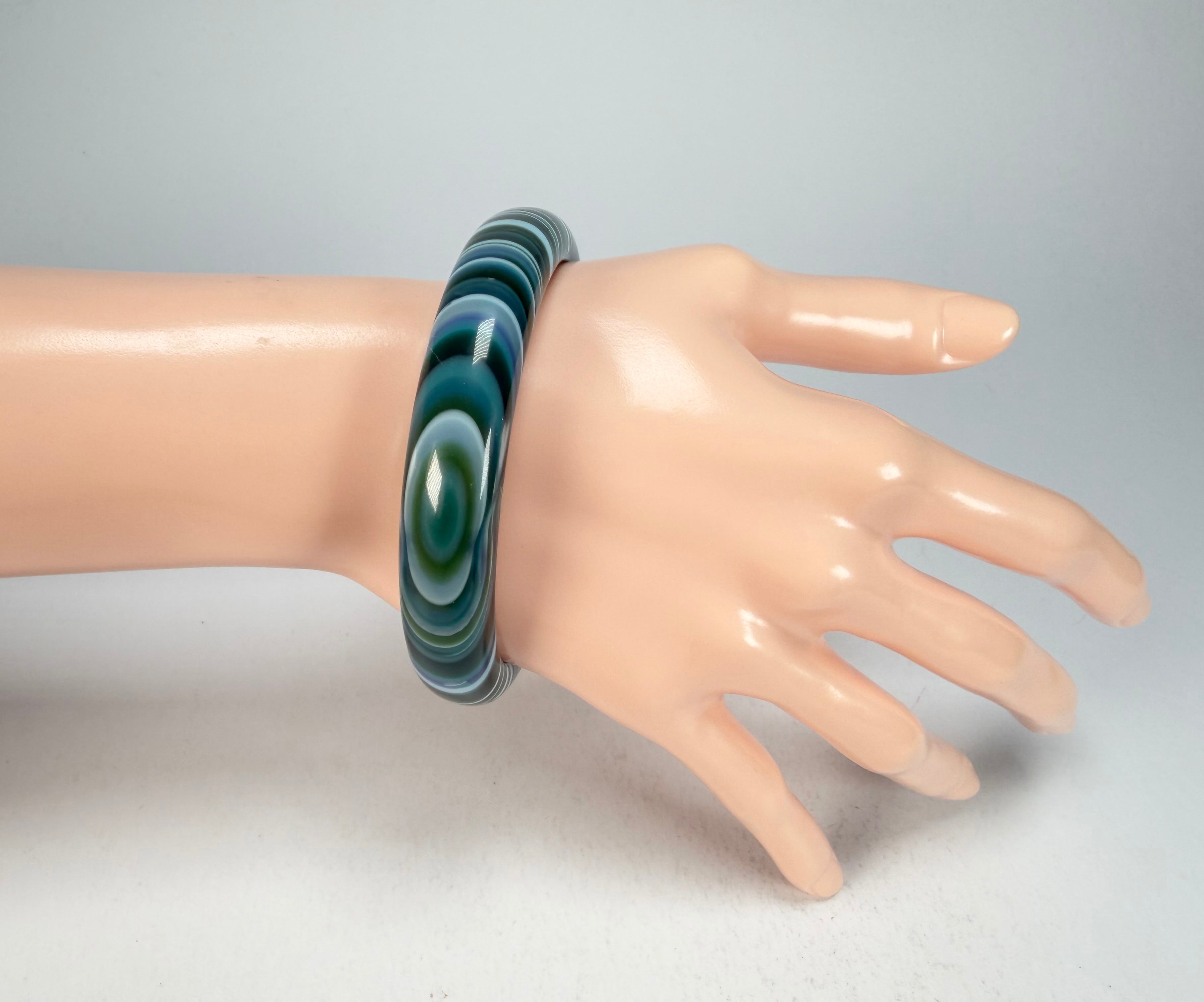 Jackie Brazil "Thin Cat Eye" Liquorice Allsorts with Cat Eye Blue Mix 1.3cm Resin Bangle ( B1151 )