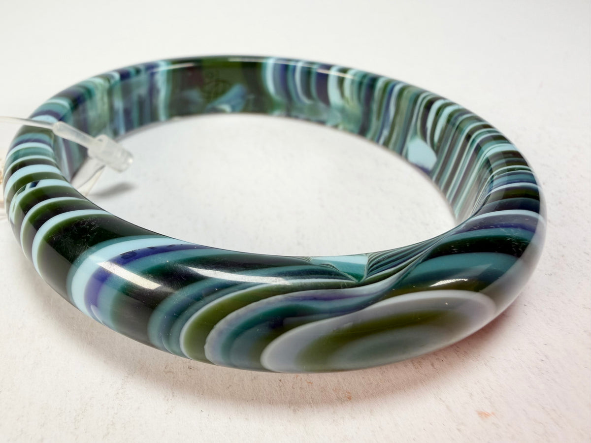 Jackie Brazil "Thin Cat Eye" Liquorice Allsorts with Cat Eye Blue Mix 1.3cm Resin Bangle ( B1151 )