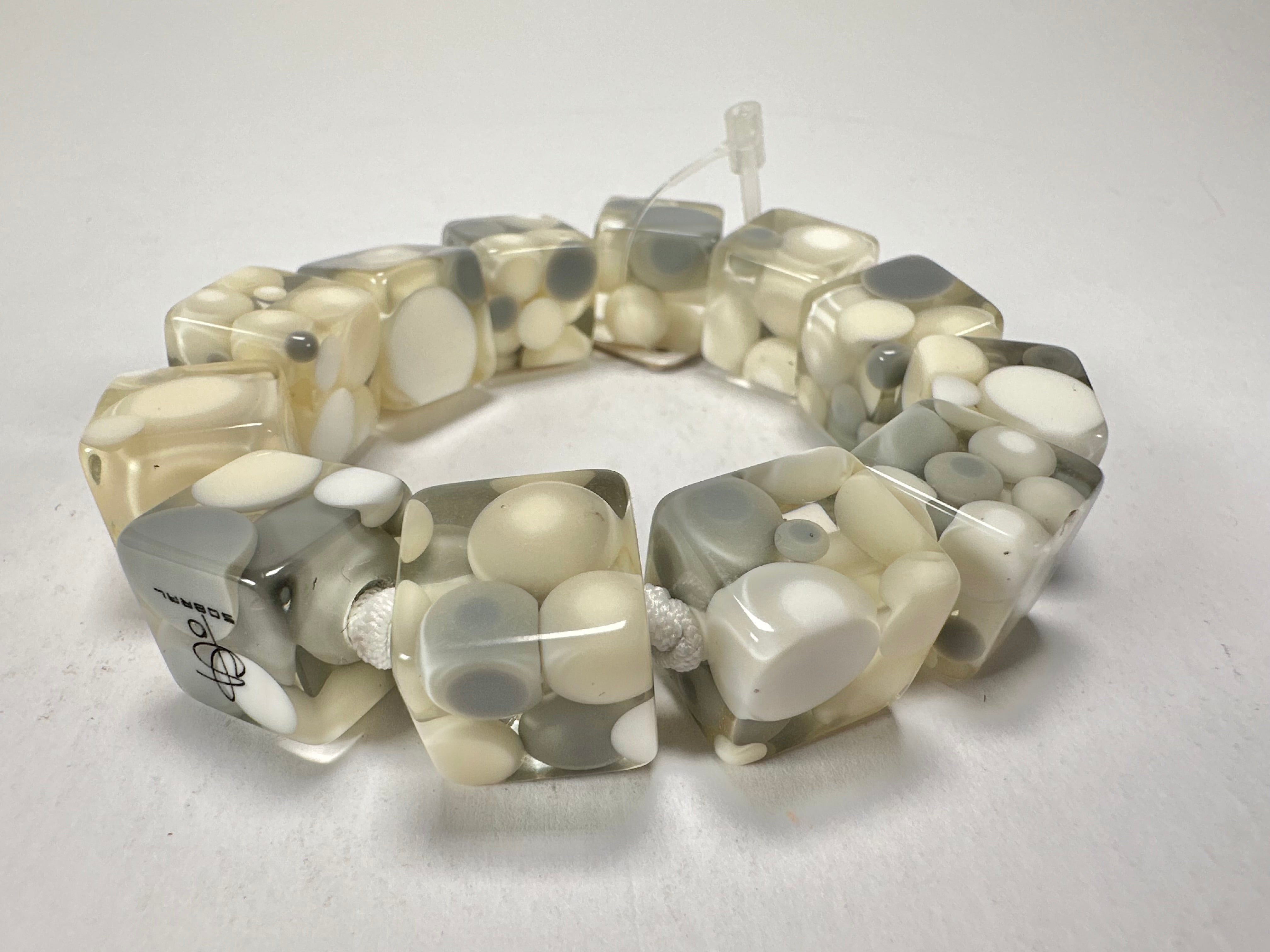 Jackie Brazil "Spots" Spotted Cubes On Elastic Cream Mix Resin Bracelet ( B1284 )