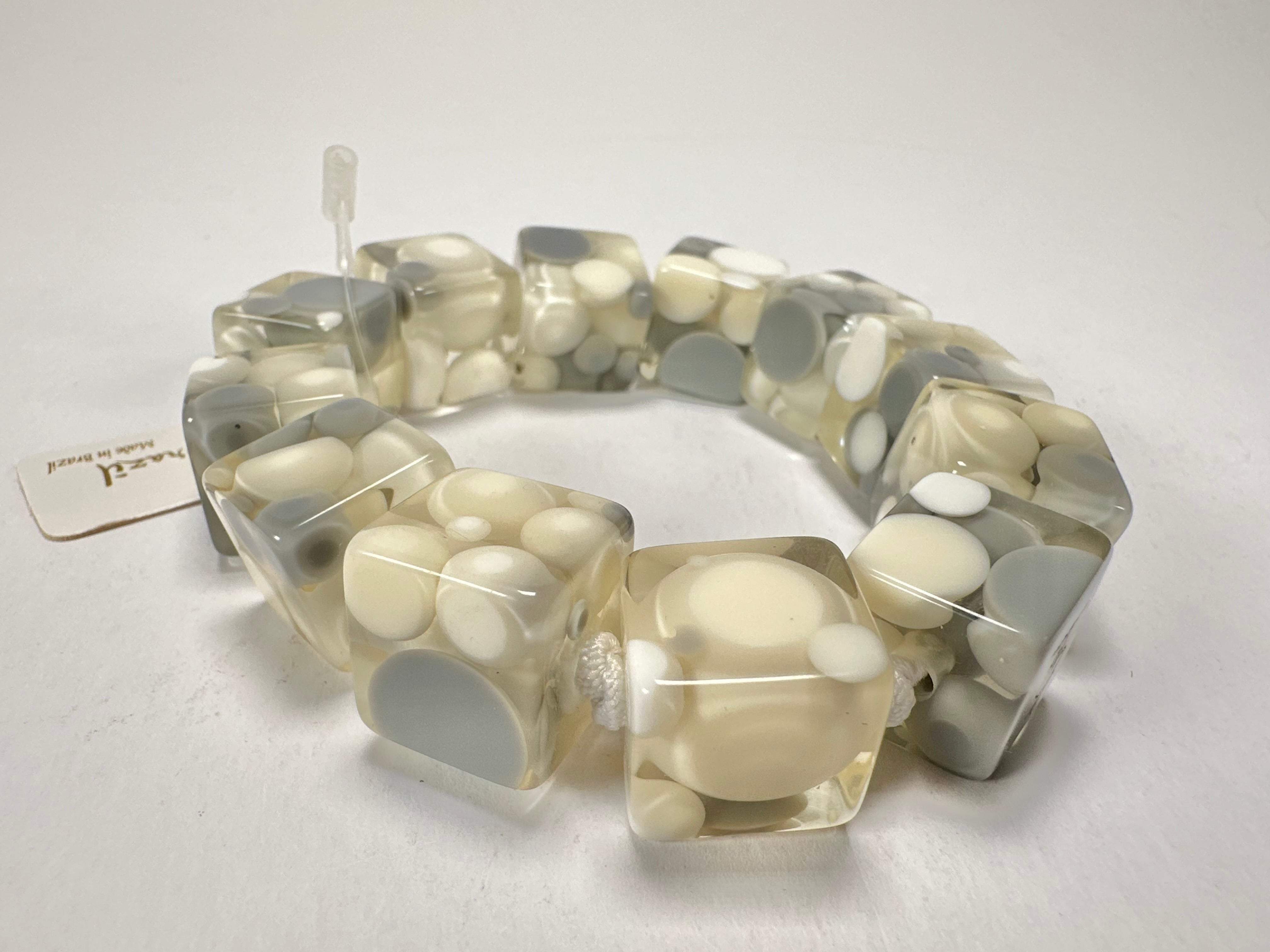 Jackie Brazil "Spots" Spotted Cubes On Elastic Cream Mix Resin Bracelet ( B1284 )