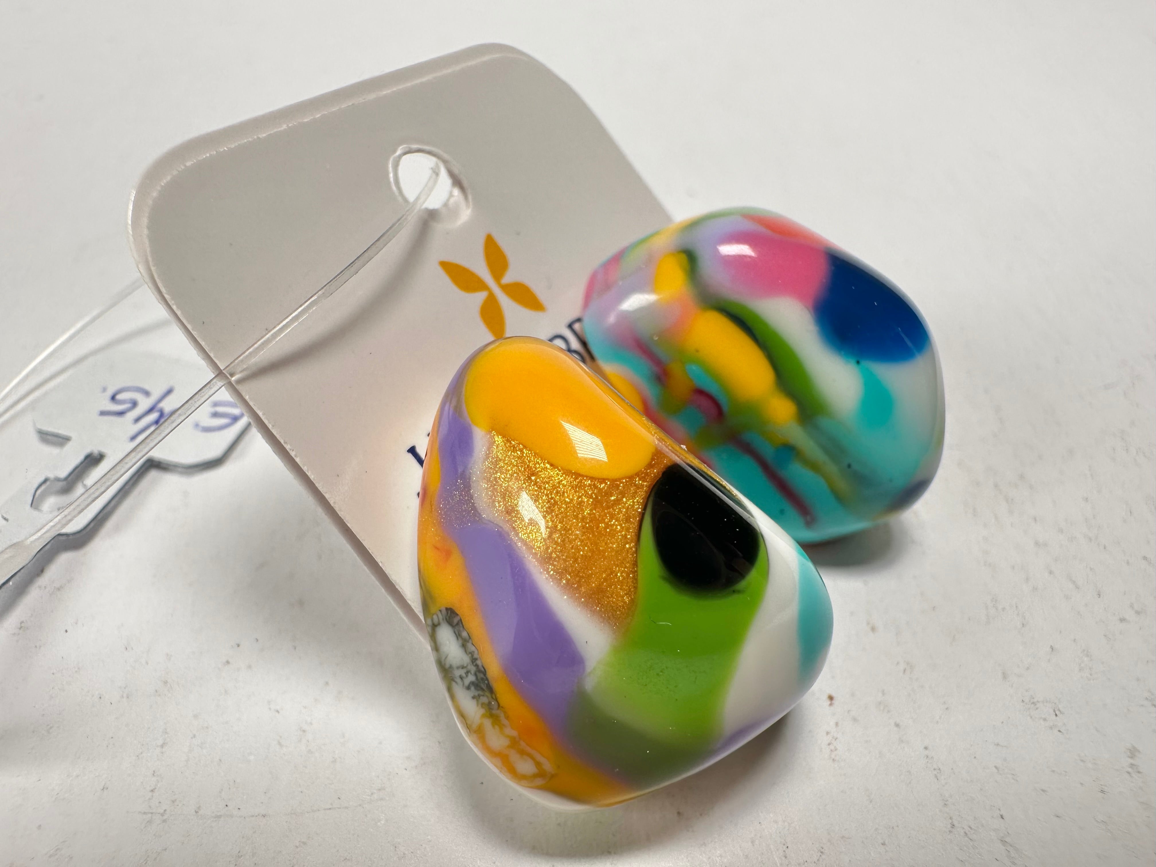 Jackie Brazil "Baby" Kandinsky Stone On Pin Resin Earrings ( E0045 )