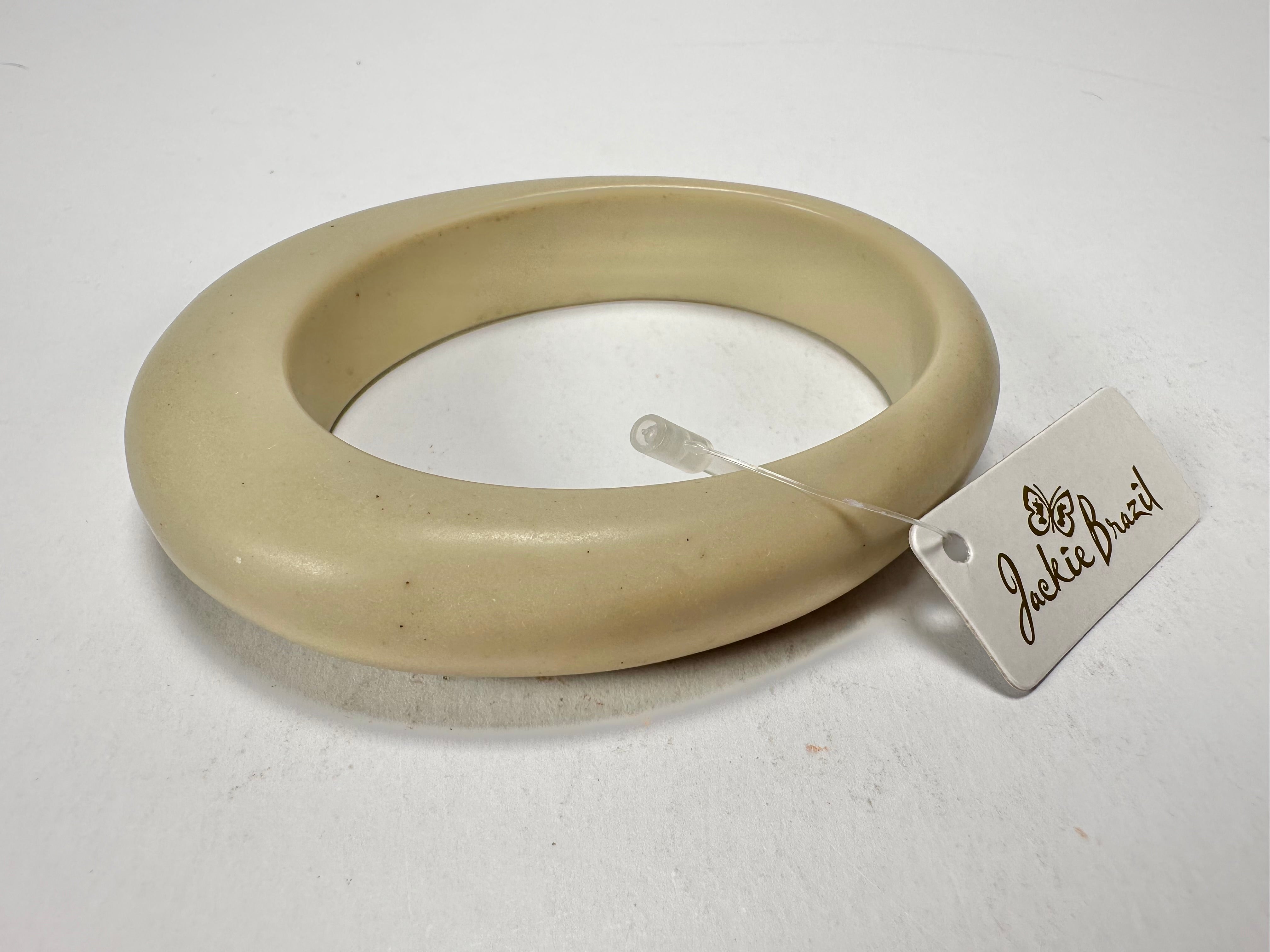 Jackie Brazil "Solid Oval" Natural Beige Matte 1.3cm Resin Bangle ( B0040 )