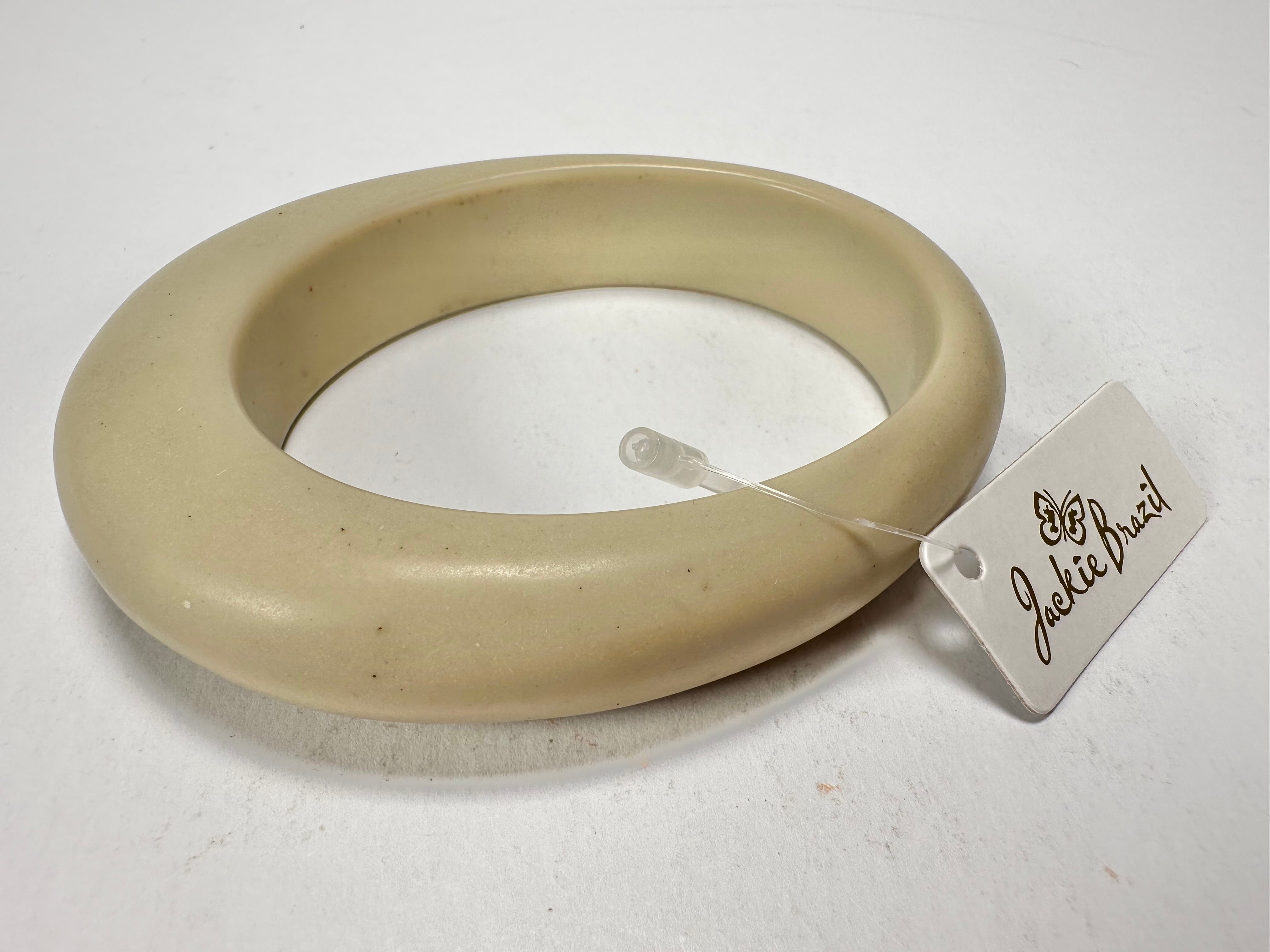 Jackie Brazil "Solid Oval" Natural Beige Matte 1.3cm Resin Bangle ( B0040 )