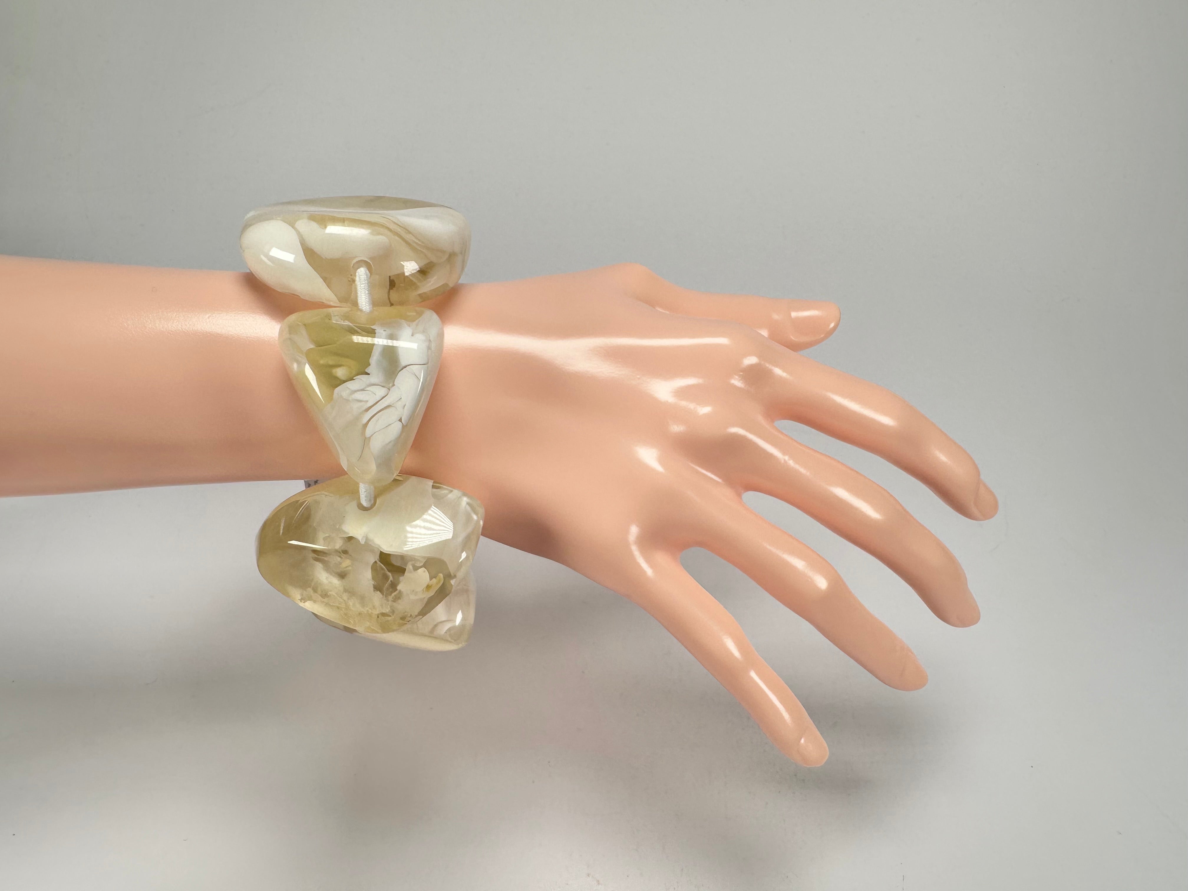 Jackie Brazil "Vesubio" Large Cusco Stones Cream Marble Elasticated Bracelet ( B1613 )