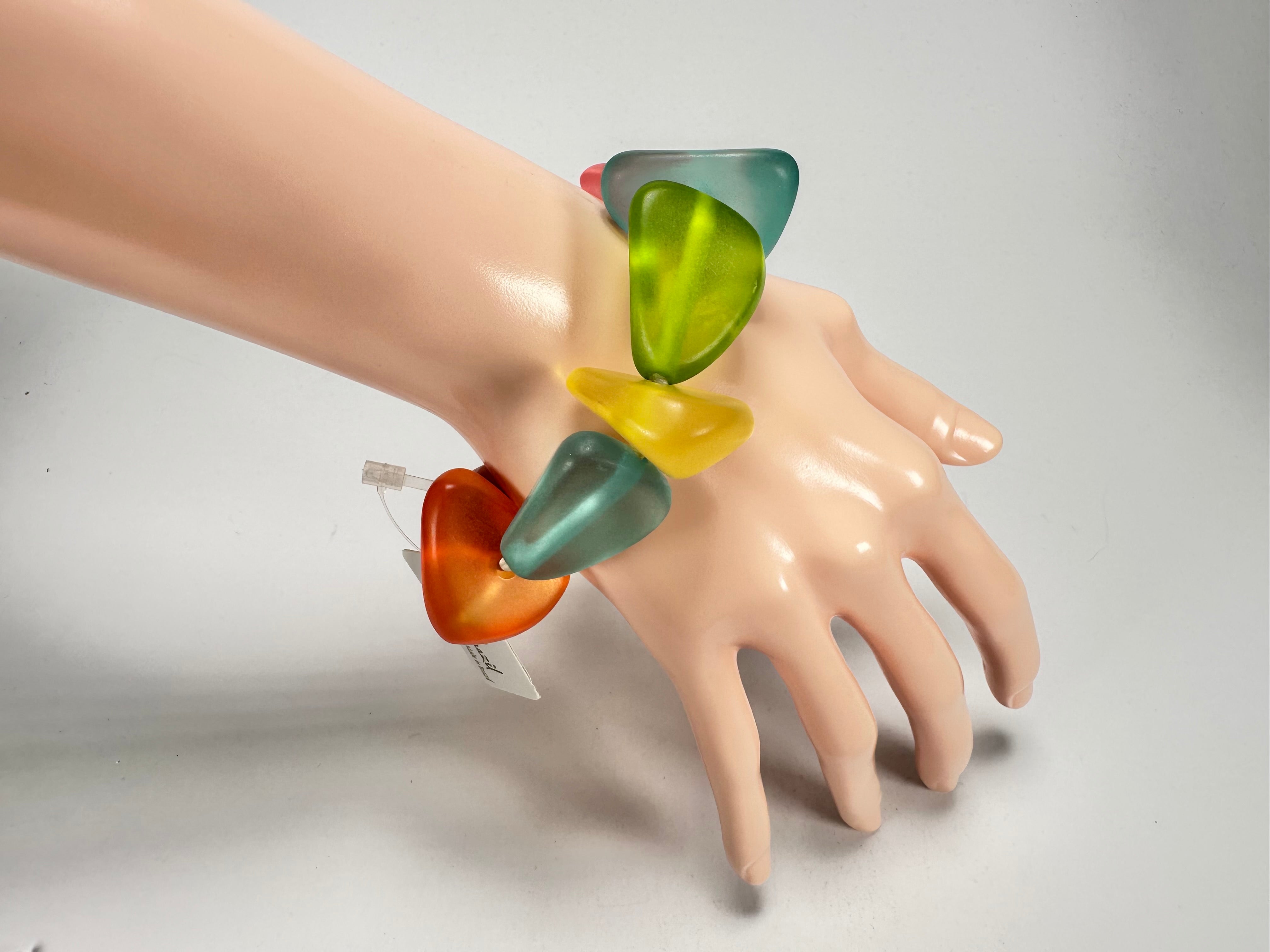 Jackie Brazil "Diamonds" Transparent Summer Frost Flintstone Bone Bracelet ( B0211 )