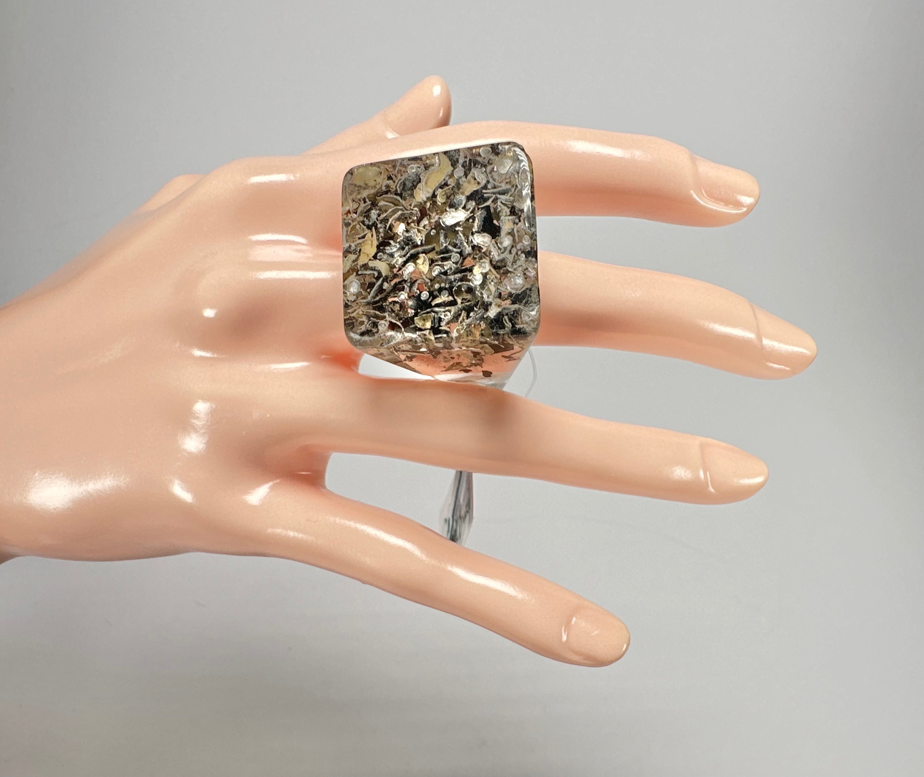 Jackie Brazil "Seaweed" Large Square Resin Ring ( R1715 ) Size UK P / USA 8