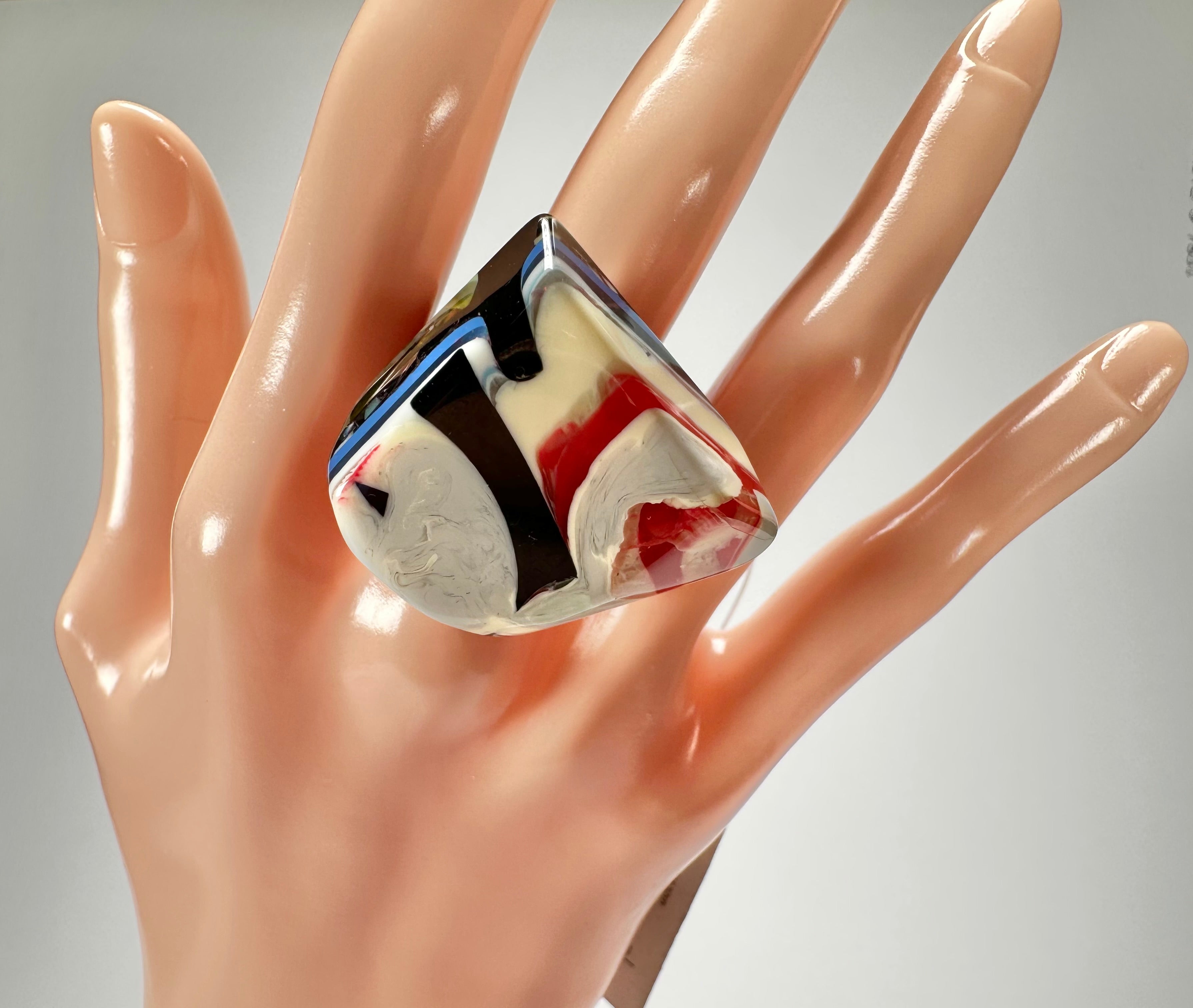 Jackie Brazil "Algeria" Liquorice Allsorts Tropicalia Mix Resin Ring ( R2884 ) UK Q / USA 8