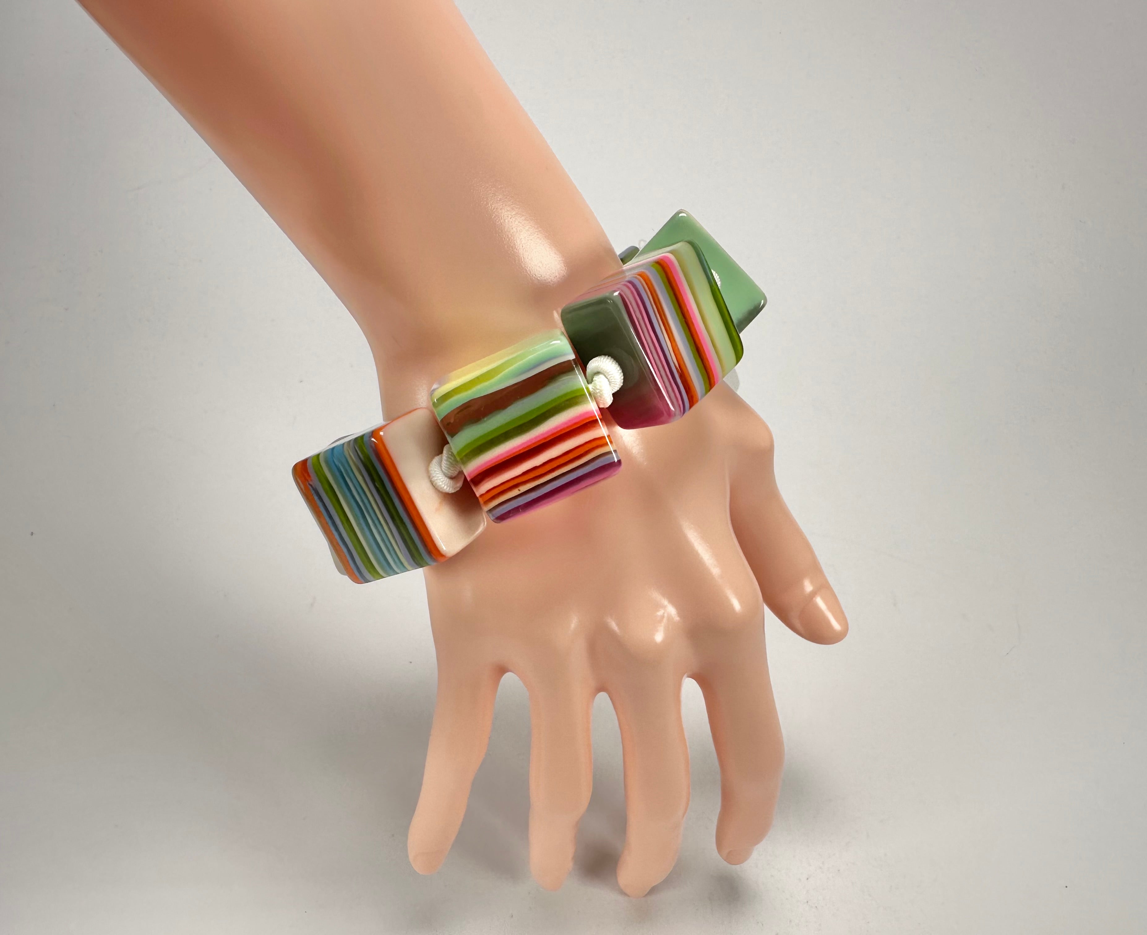 Jackie Brazil "Gala" Liquorice Half Rectangles On Elastic Spring Mix Bracelet ( B0778 )