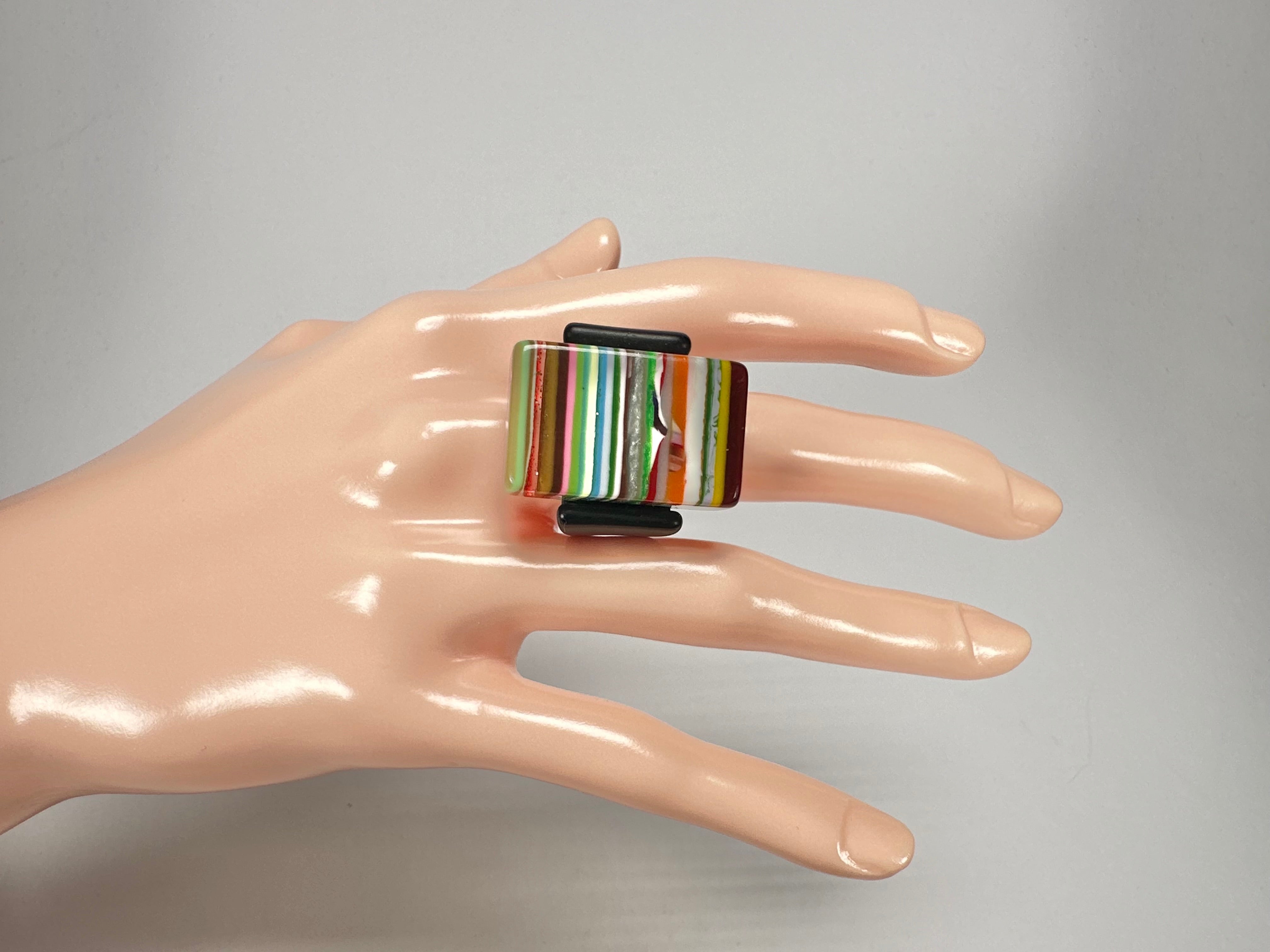 Jackie Brazil "Toppa" Liquorice Spring Mix Resin Ring ( R0152 ) UK Q / USA 8
