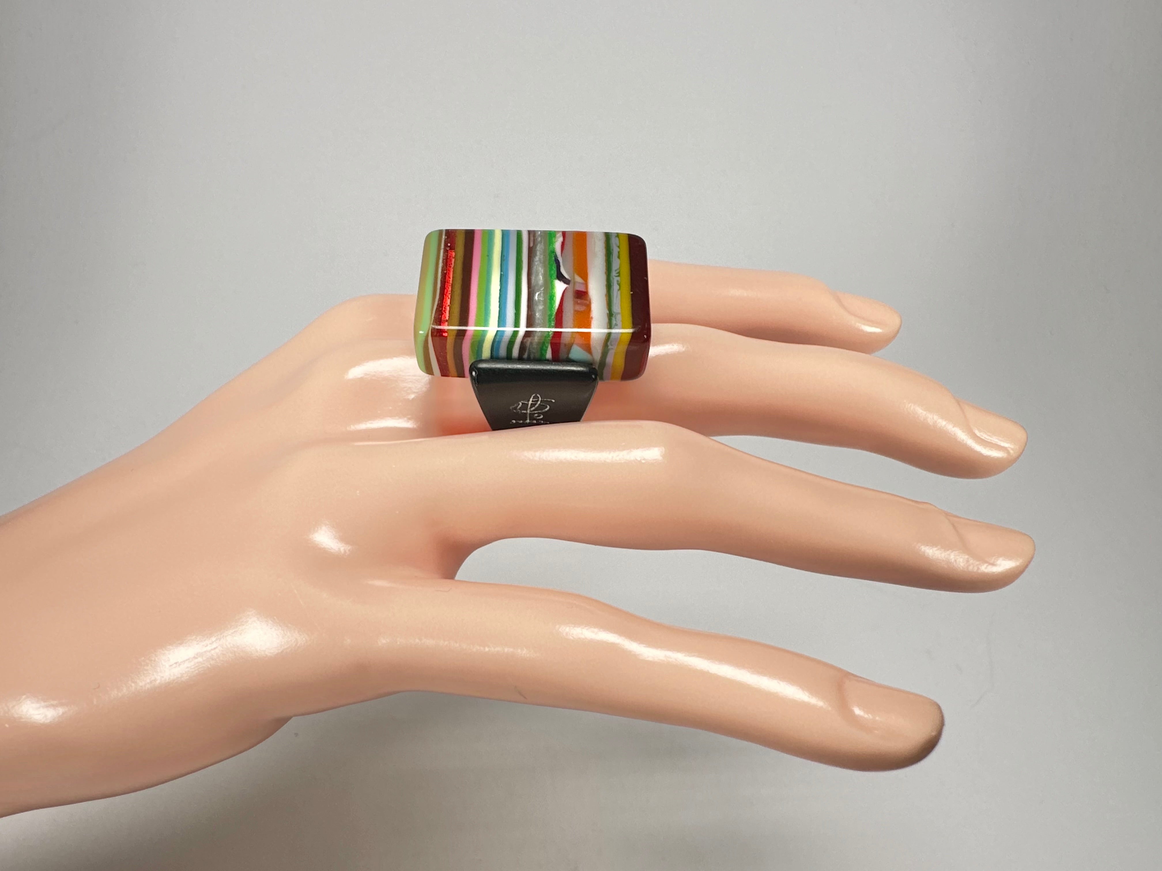 Jackie Brazil "Toppa" Liquorice Spring Mix Resin Ring ( R0152 ) UK Q / USA 8