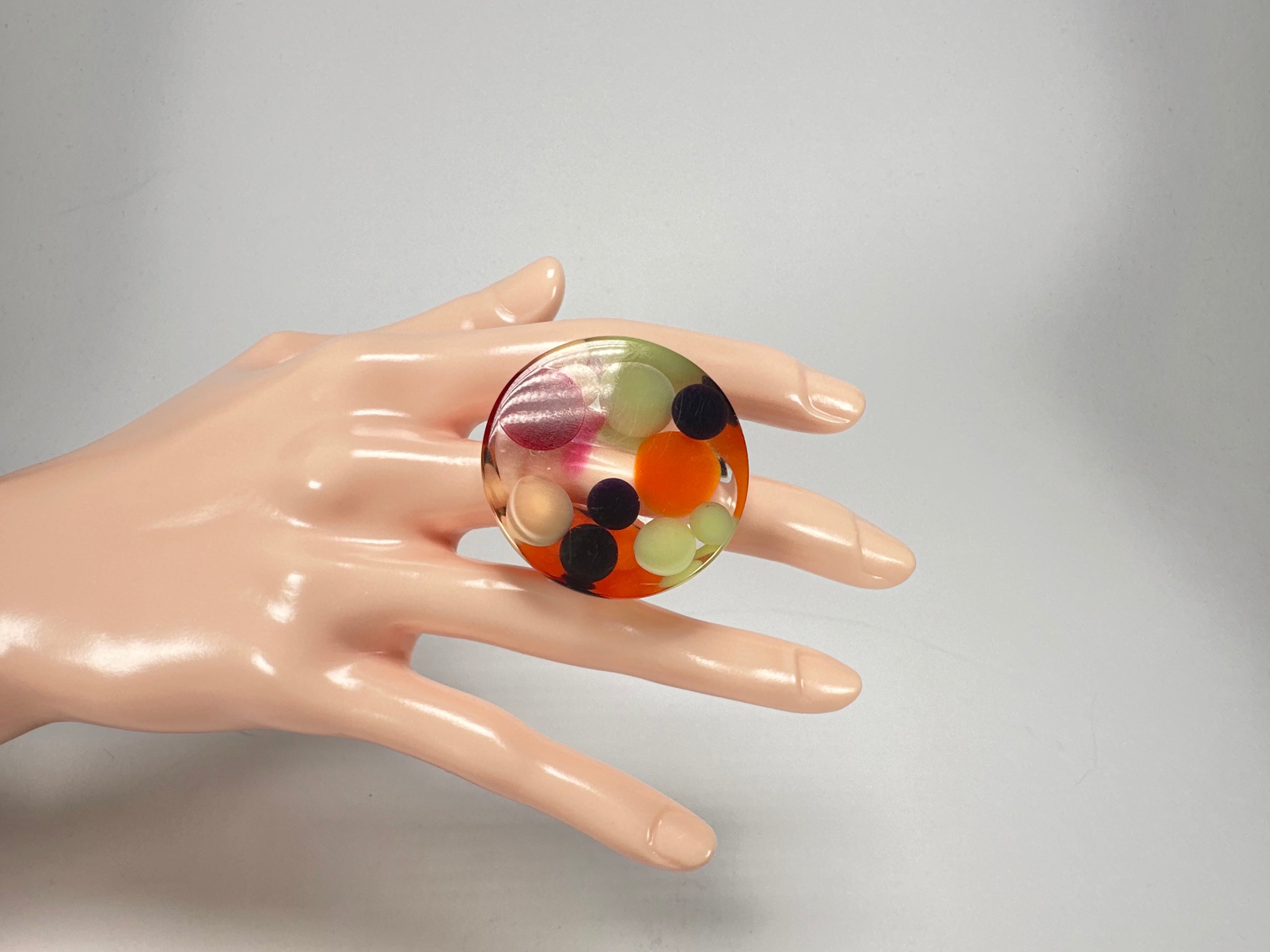 Jackie Brazil "Acrobatic" Flat Round Petite Green Balls Spots Resin Ring ( R2536 ) Size UK P / US 7.5