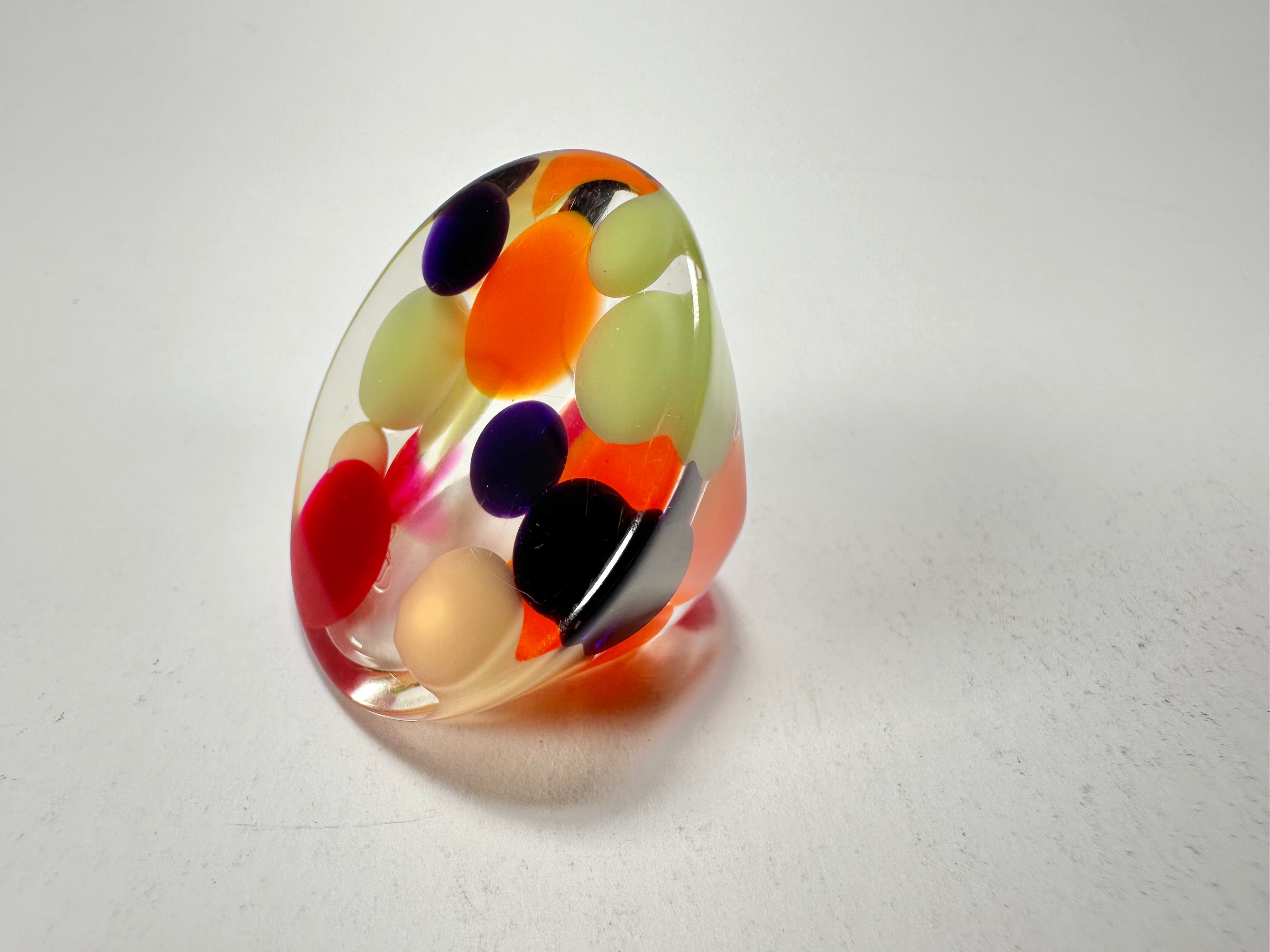 Jackie Brazil "Acrobatic" Flat Round Petite Green Balls Spots Resin Ring ( R2536 ) Size UK P / US 7.5