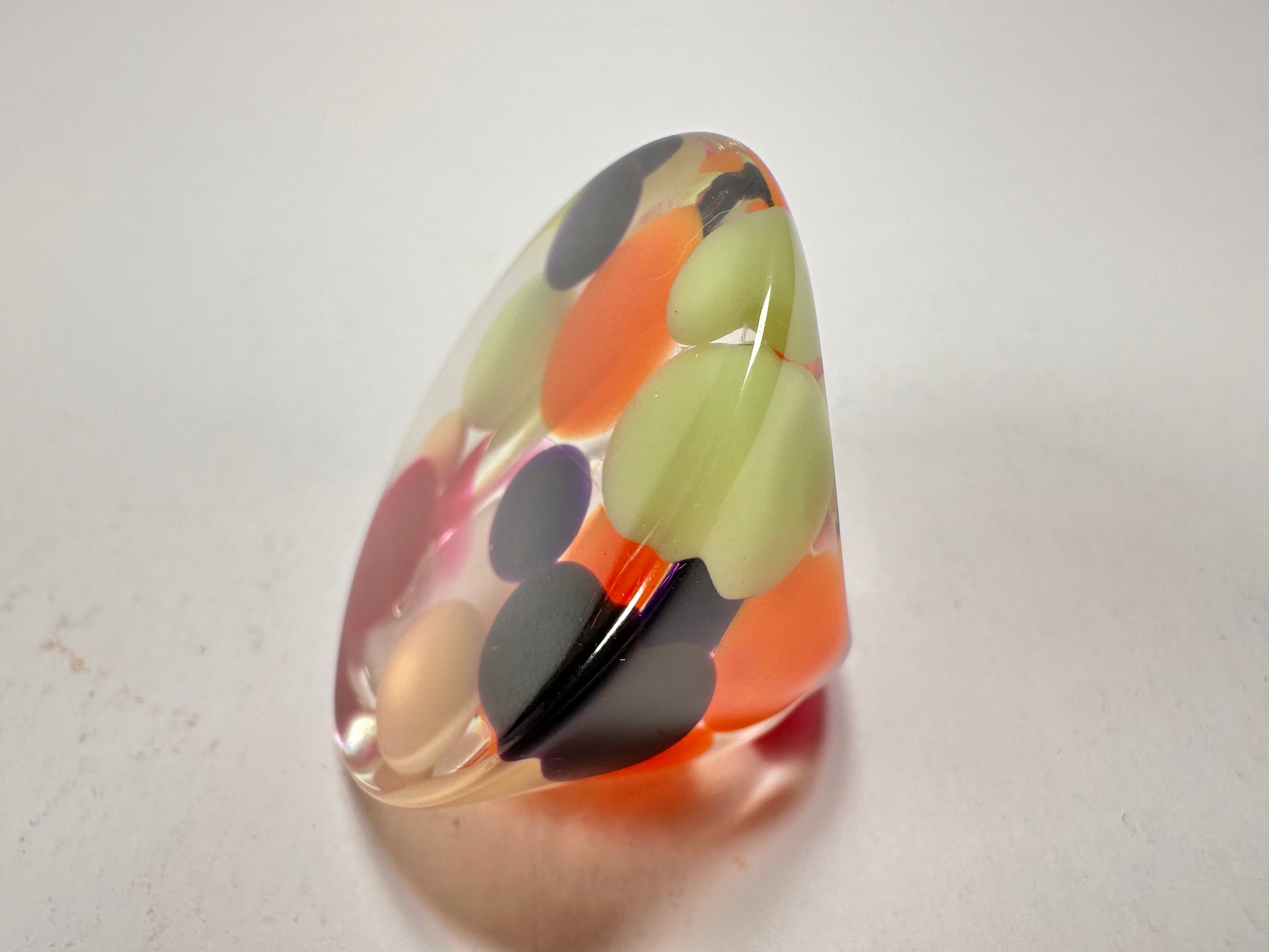 Jackie Brazil "Acrobatic" Flat Round Petite Green Balls Spots Resin Ring ( R2536 ) Size UK P / US 7.5