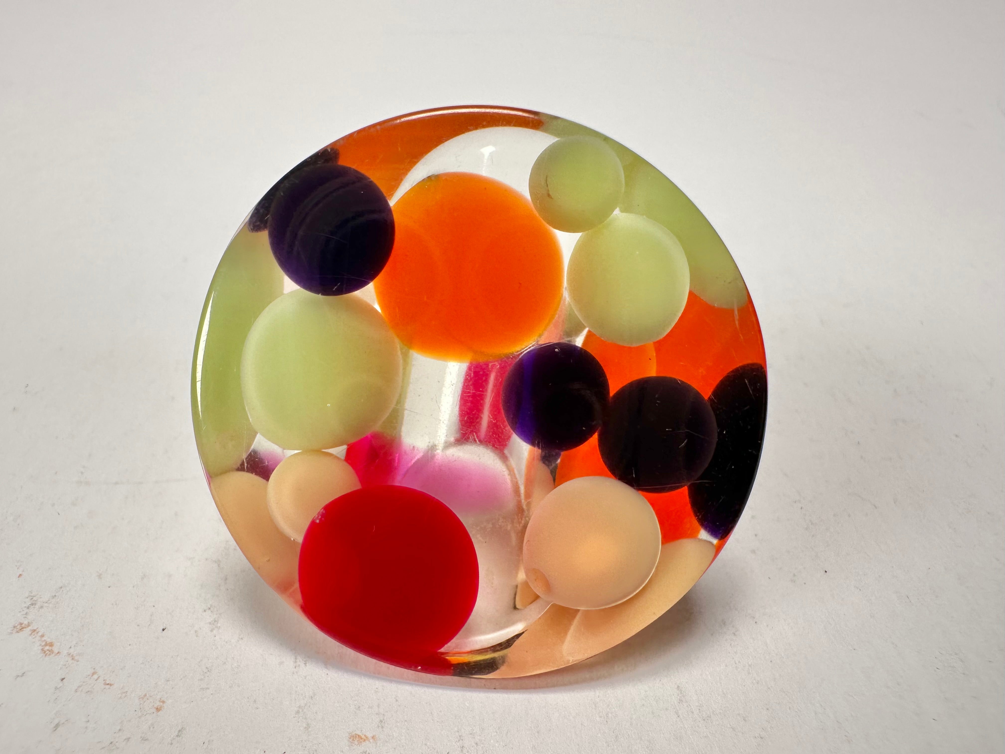 Jackie Brazil "Acrobatic" Flat Round Petite Green Balls Spots Resin Ring ( R2536 ) Size UK P / US 7.5