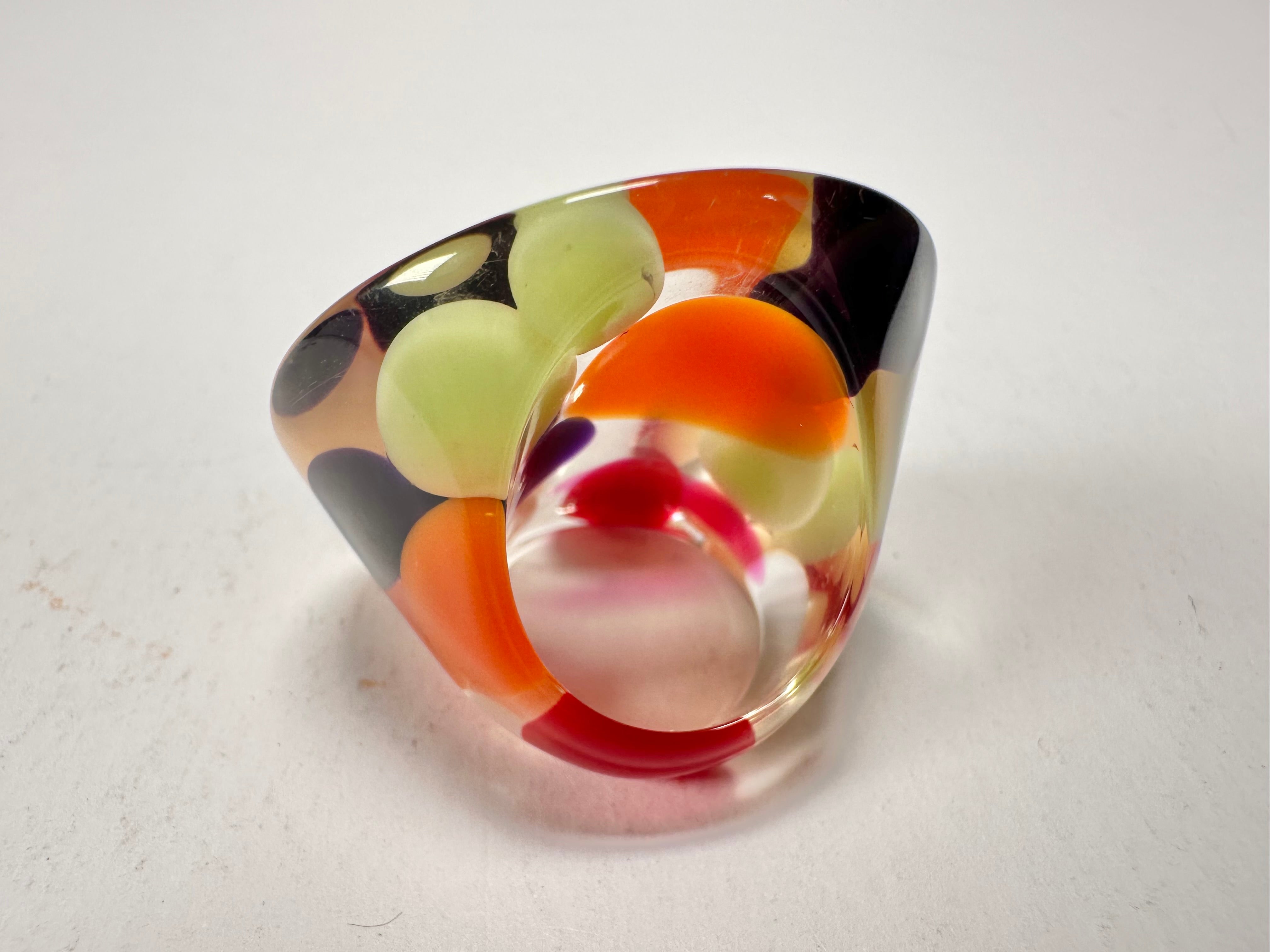 Jackie Brazil "Acrobatic" Flat Round Petite Green Balls Spots Resin Ring ( R2536 ) Size UK P / US 7.5