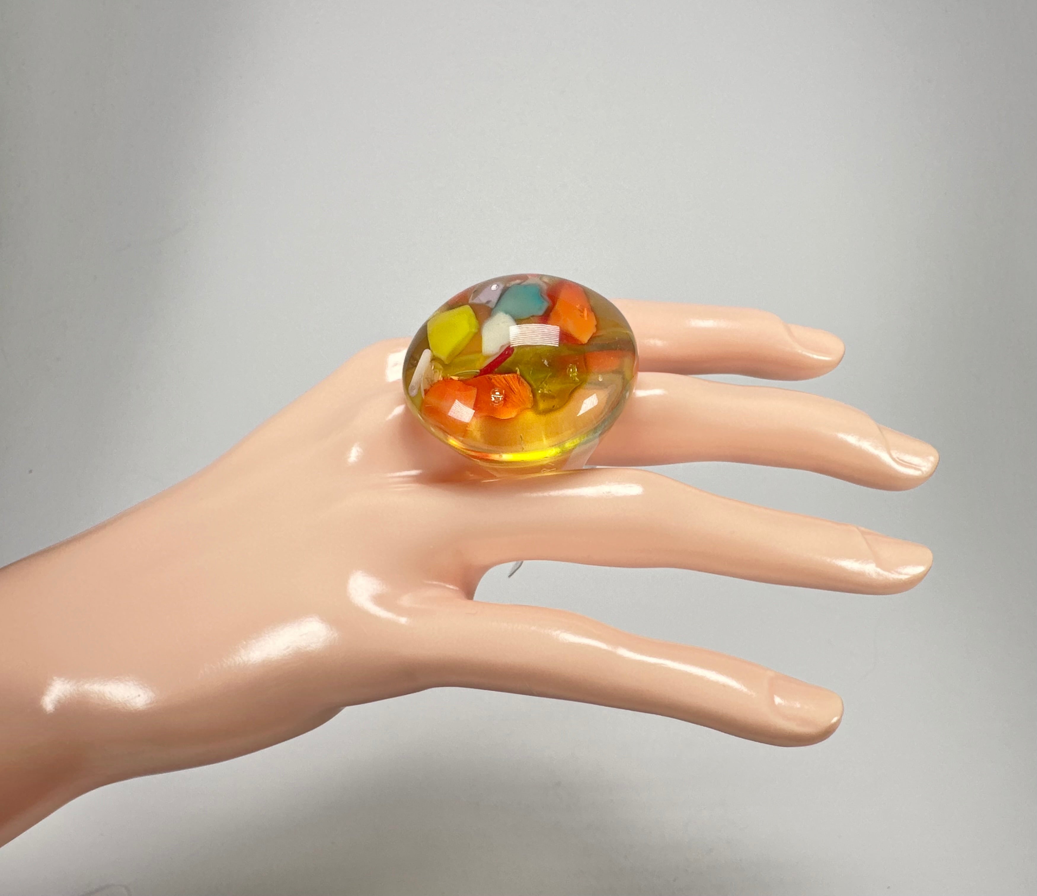 Jackie Brazil "Cascade" Large Round Domed Resin Ring ( R2929 ) Size UK Q / US 8