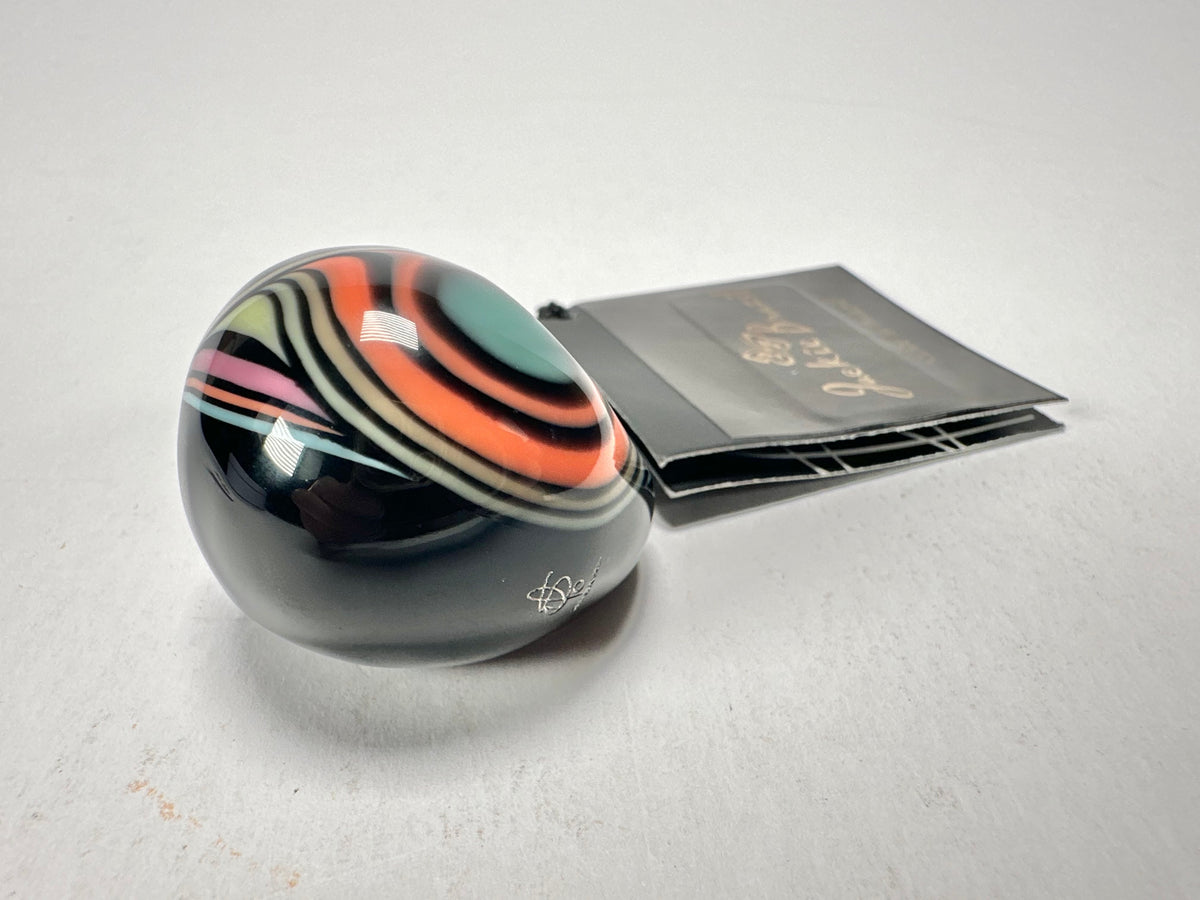 Jackie Brazil "Berlin" Swirls Black Large Round Resin Ring ( R3195 ) Size UK P / USA 7.5