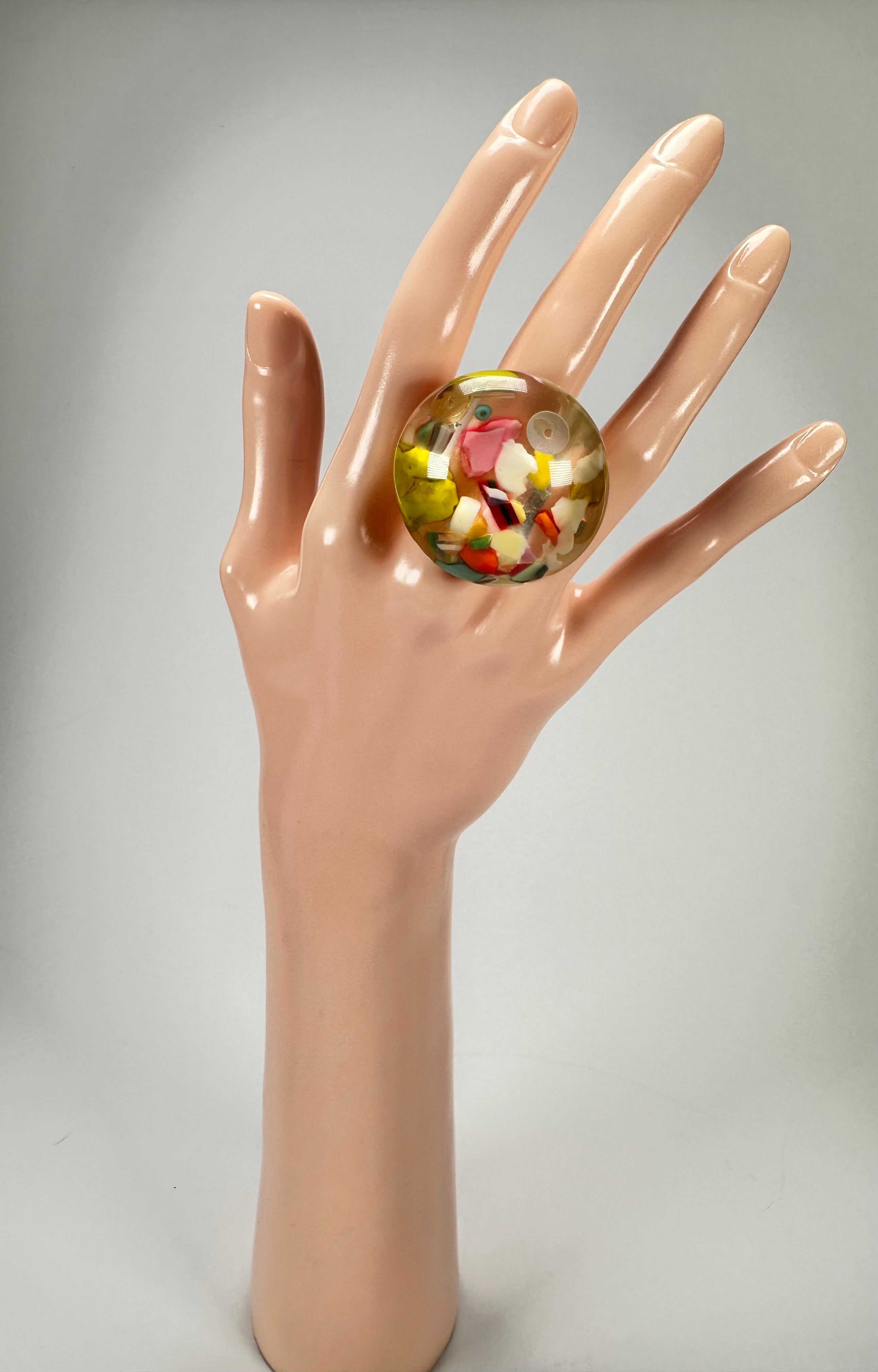 Jackie Brazil "Cascade" Large Round Domed Resin Ring ( R2929 ) Size UK P / US 7.5