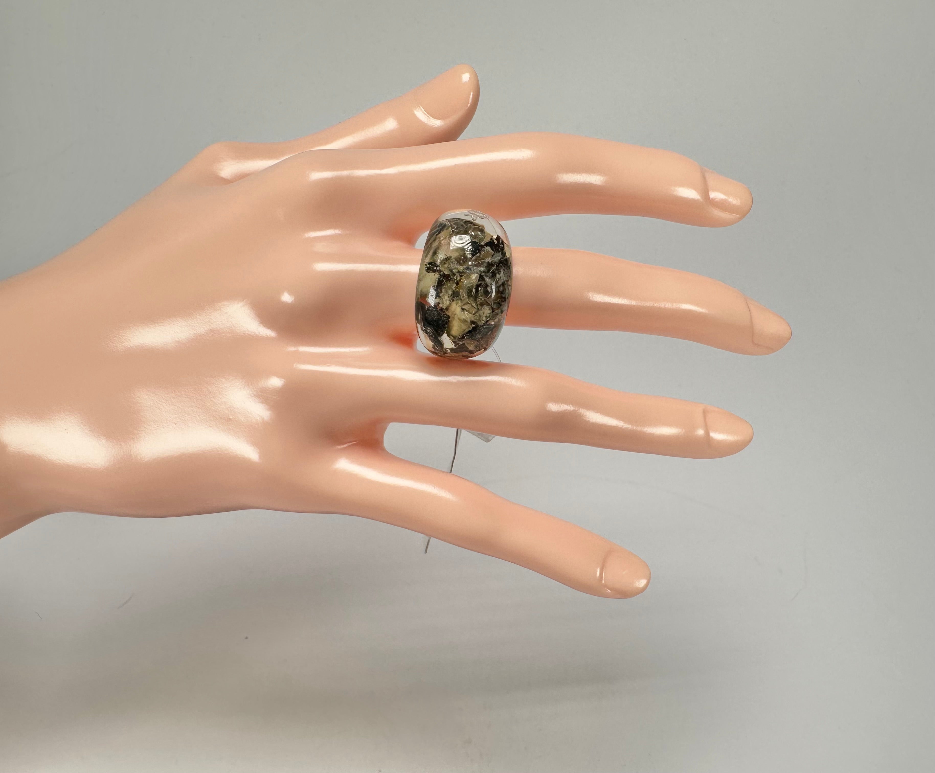 Jackie Brazil "Cache" Fat Oval Seaweed Resin Ring ( R0133 ) Size UK R / USA 8.5
