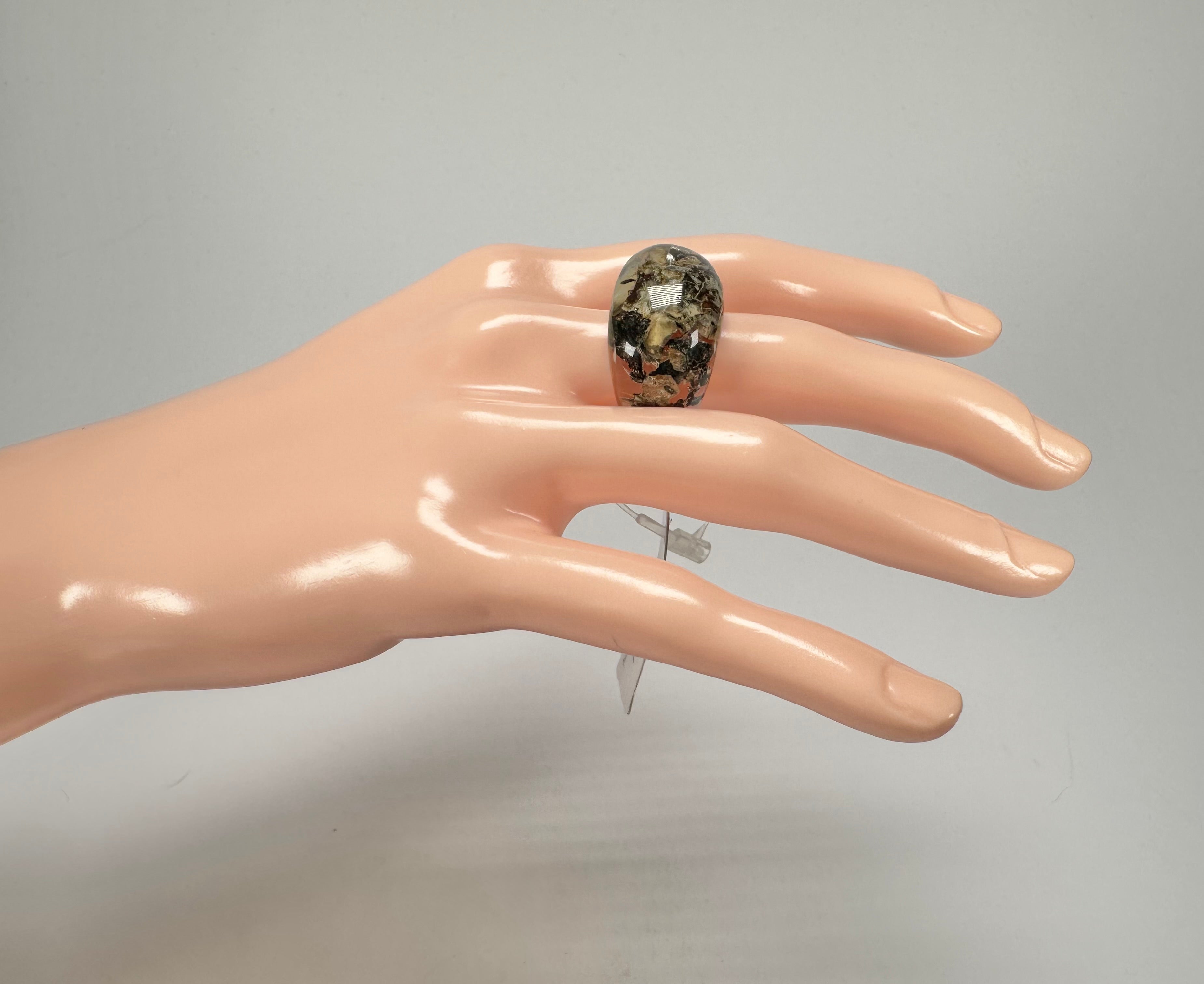 Jackie Brazil "Cache" Fat Oval Seaweed Resin Ring ( R0133 ) Size UK R / USA 8.5