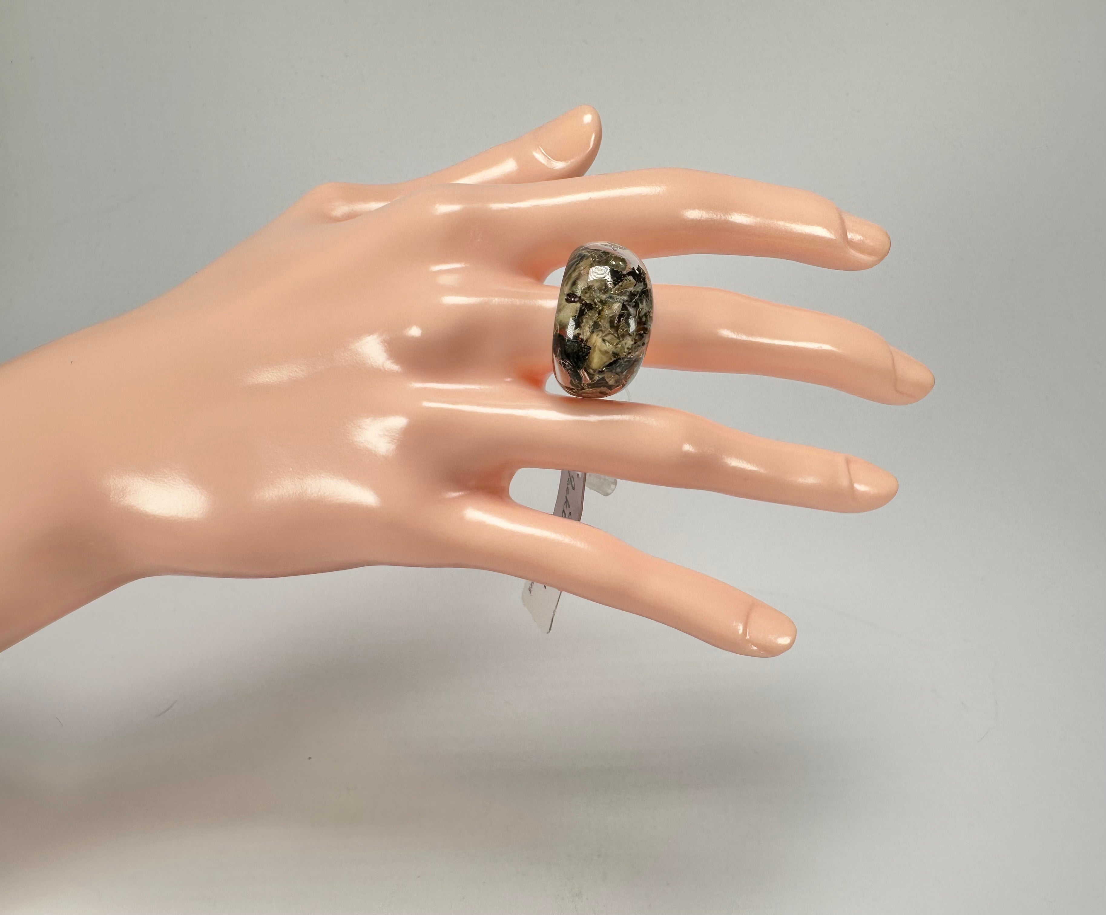 Jackie Brazil "Cache" Fat Oval Seaweed Resin Ring ( R0133 ) Size UK R / USA 8.5