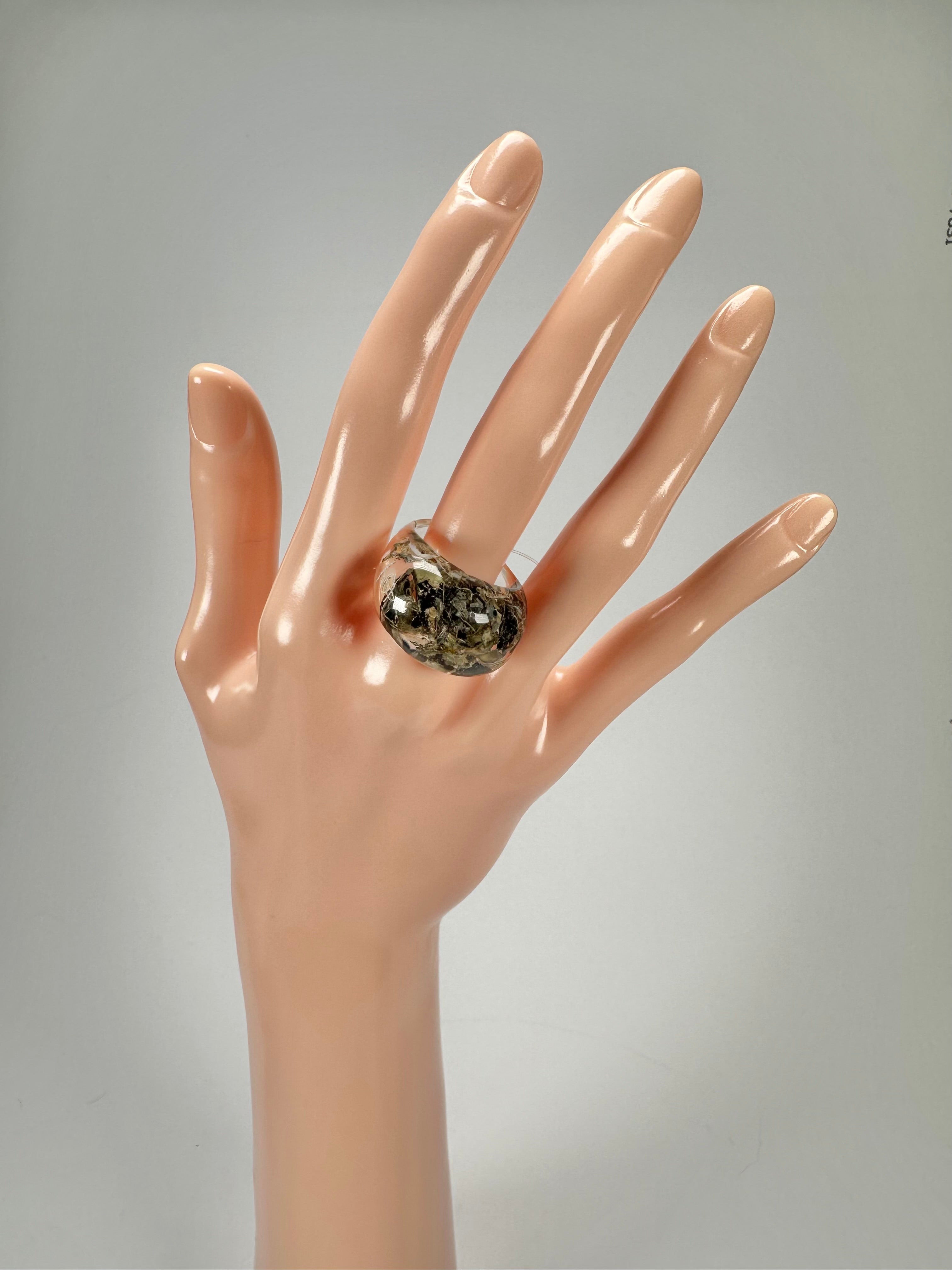 Jackie Brazil "Cache" Fat Oval Seaweed Resin Ring ( R0133 ) Size UK R / USA 8.5