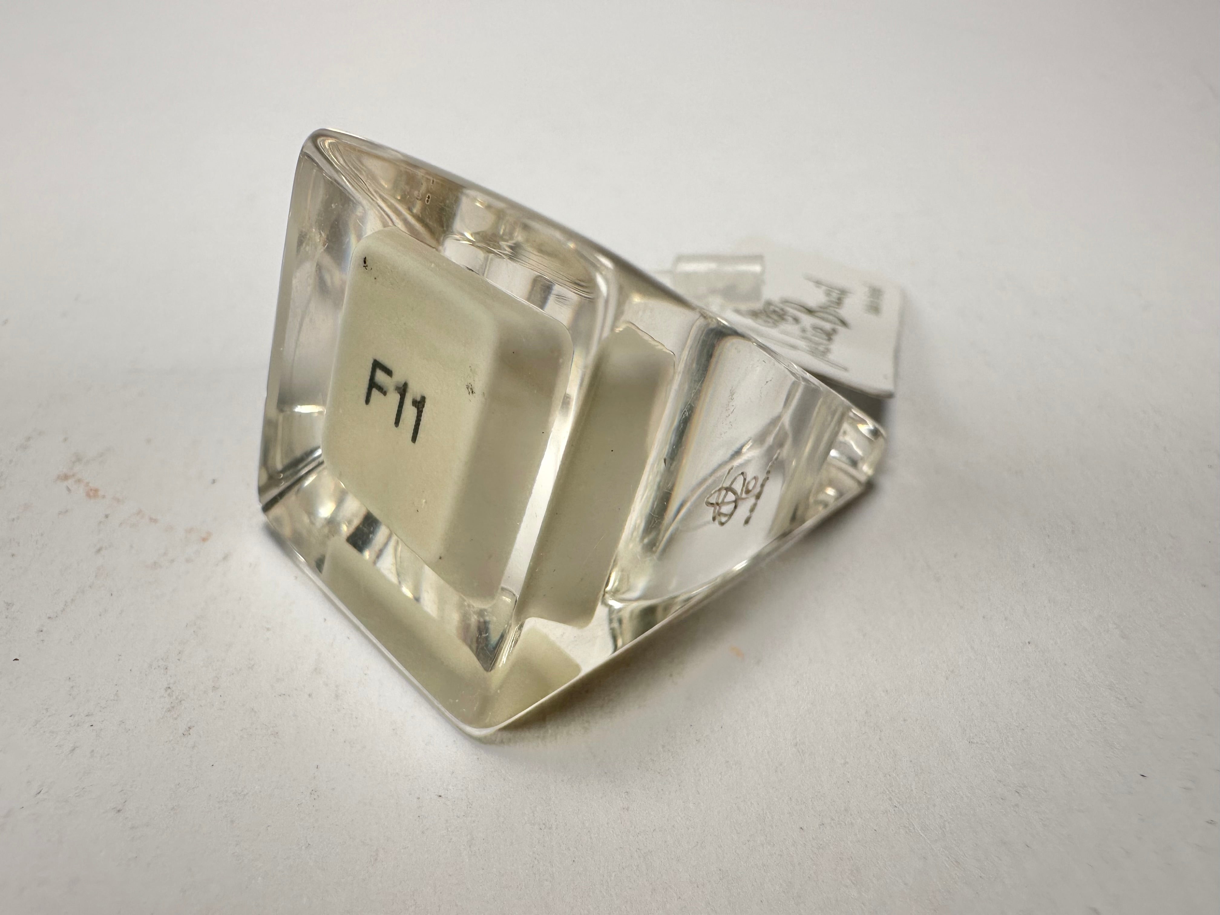 Jackie Brazil "Carre" Keyboard Flash Clear Square Resin Ring ( R3210 ) Size UK Q / US 8