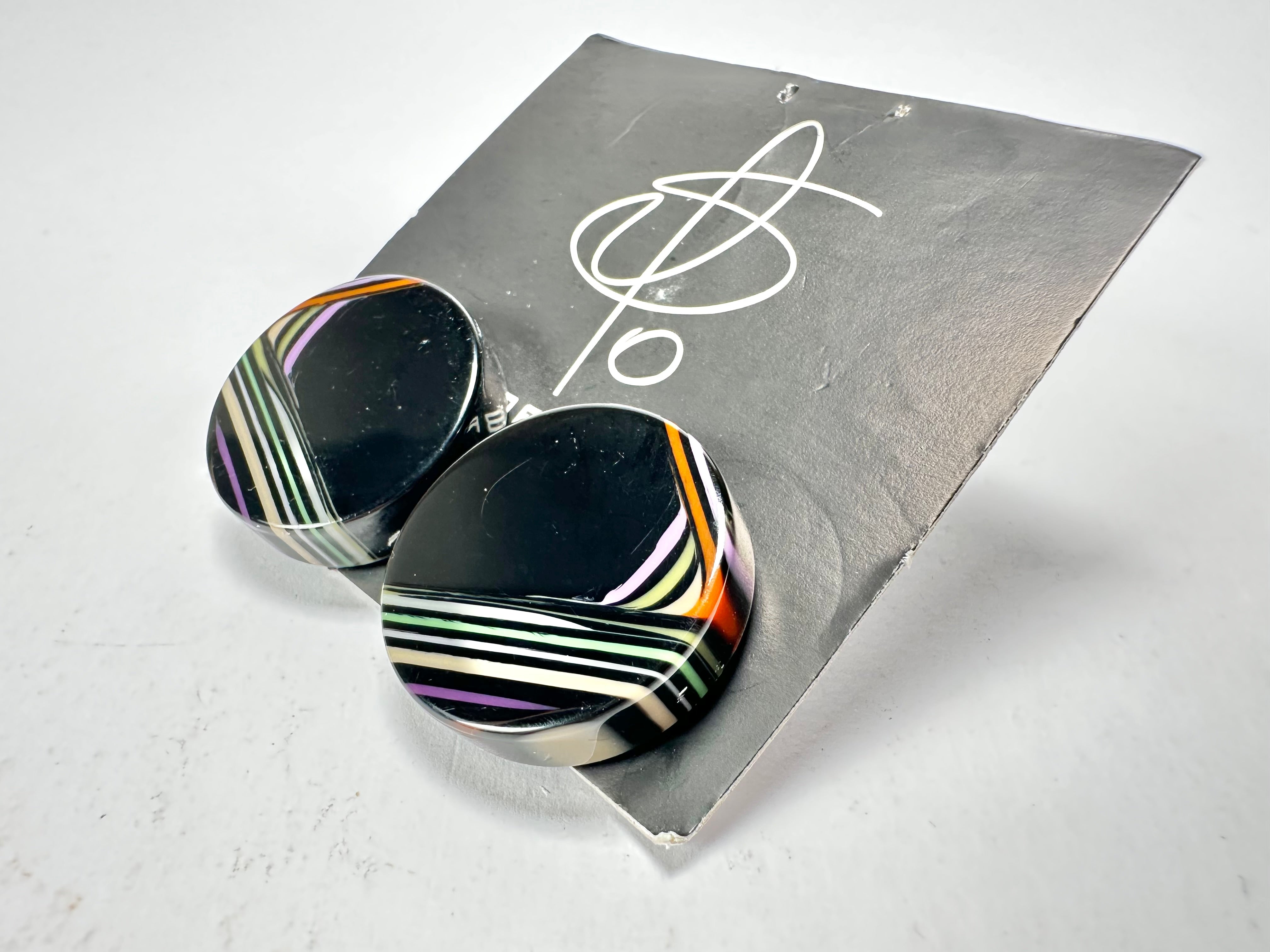 Jackie Brazil "Aida" Black Swirls Round Clip On Resin Earrings ( E3174 )