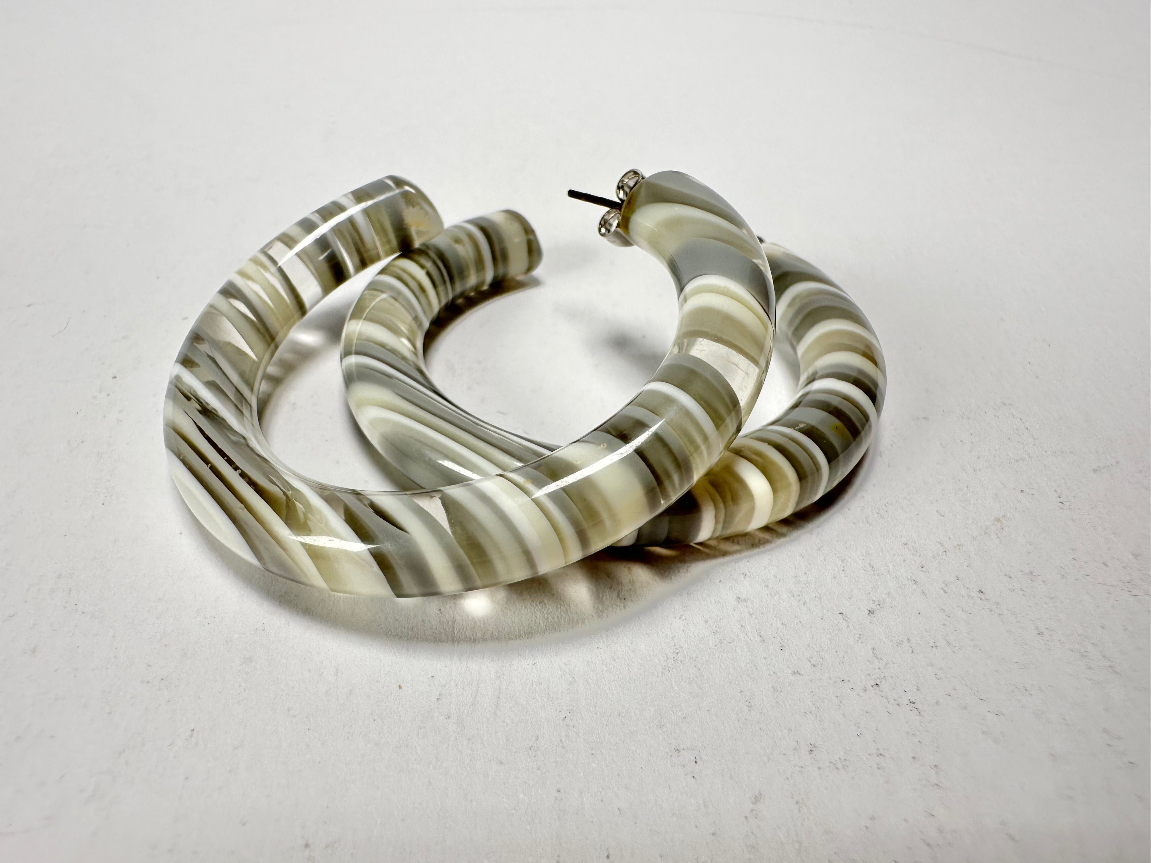 Jackie Brazil "Hoops" Liquorice Spring Cream Mix Resin Earrings ( E2215 )