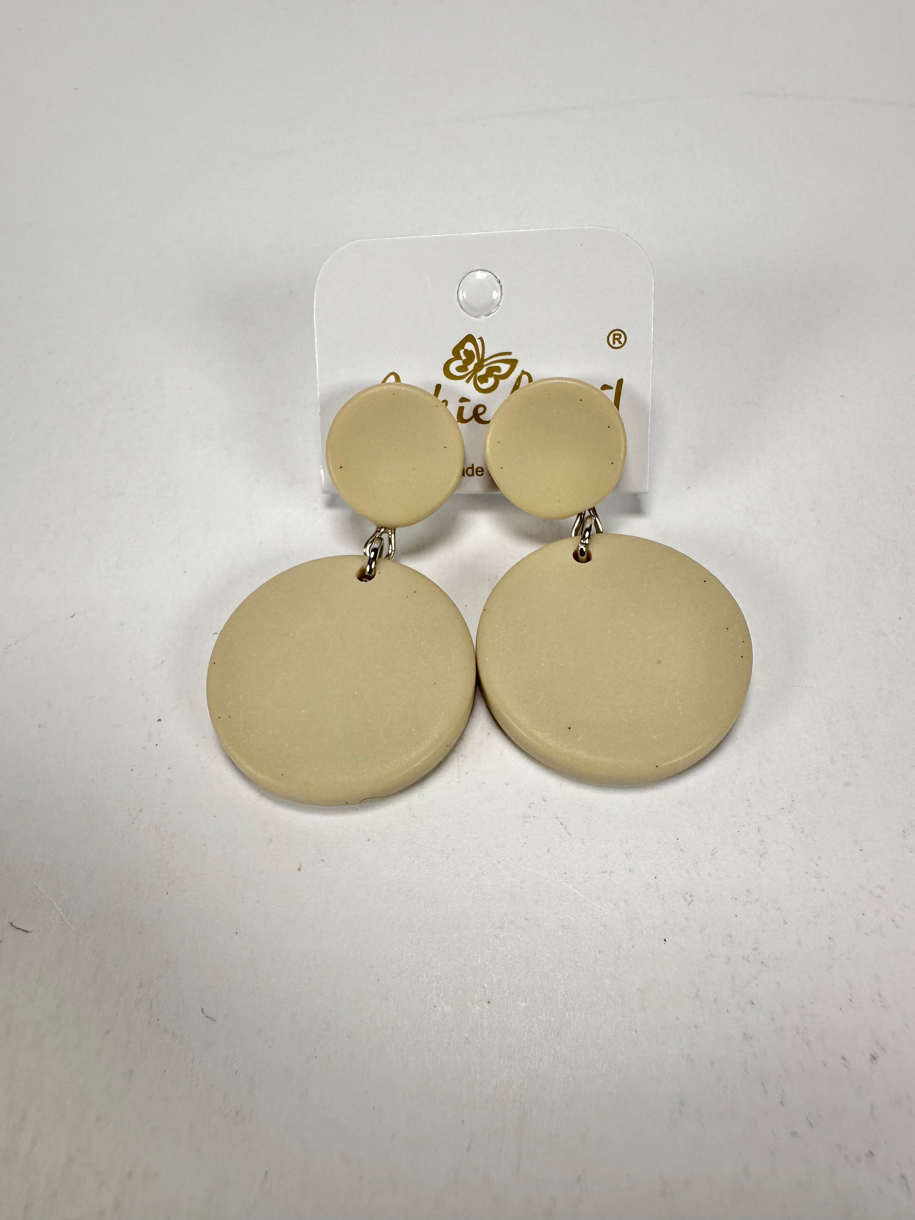 Jackie Brazil "Duo Stud" Natural Disk On Pin Beige Matte Resin Earrings ( E0520 )