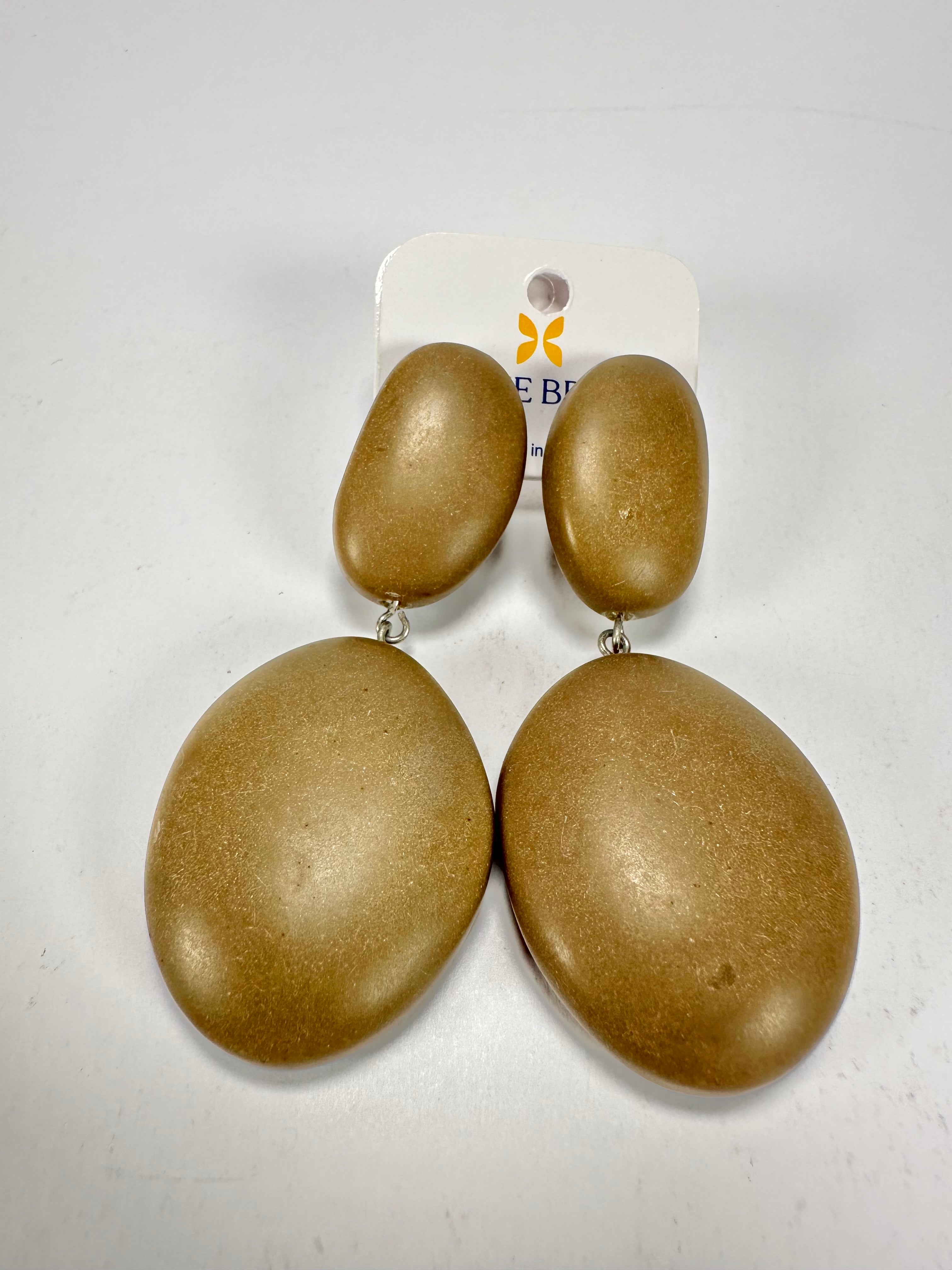 Jackie Brazil "Brown Matte" Medium Riverstone Double Pendant Resin Earrings ( E3900 )