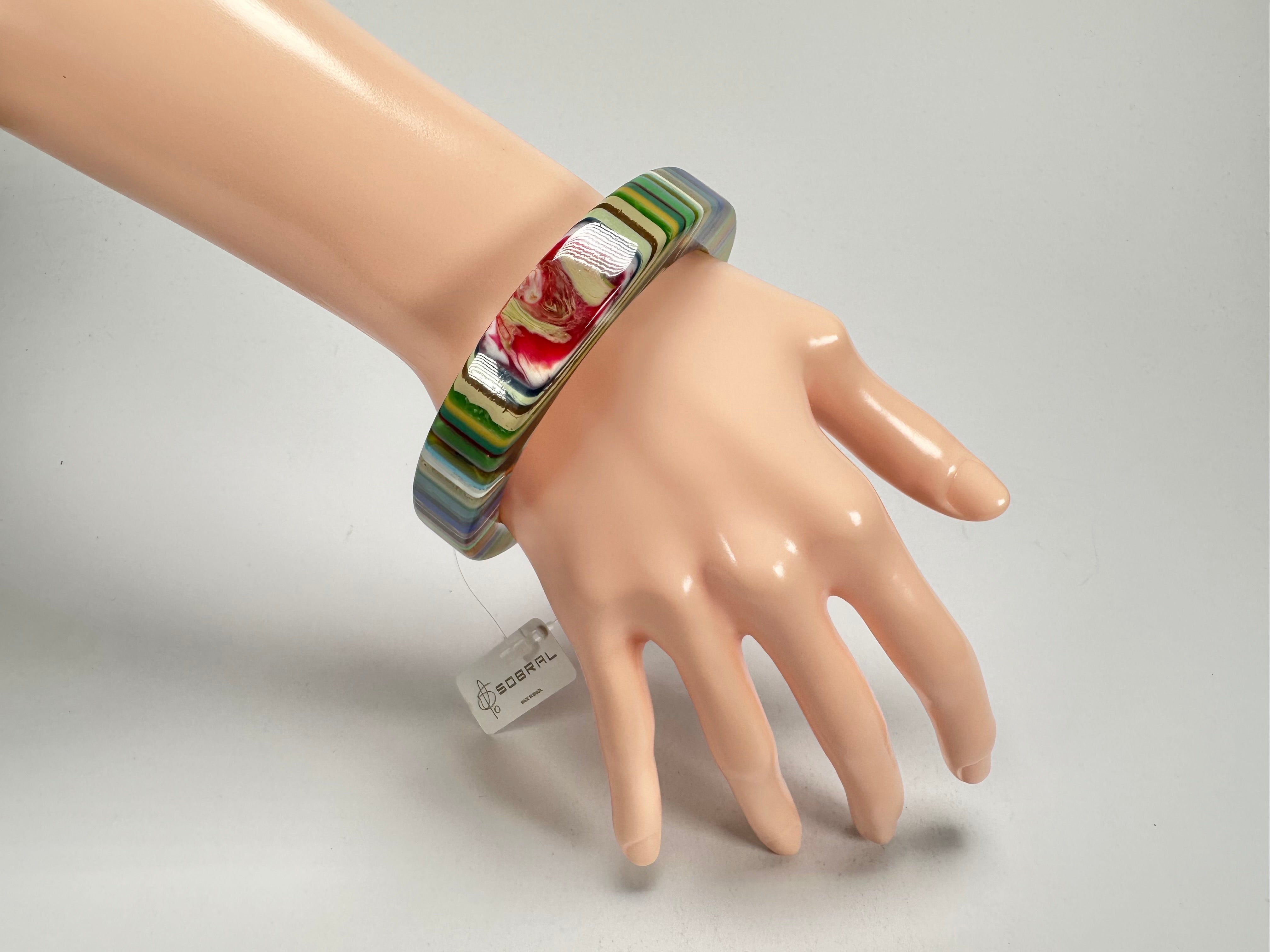 Jackie Brazil "Cat Eye" Liquorice Allsorts with Cat Eye Spring Mix 1.3cm Resin Bangle ( B1034 )
