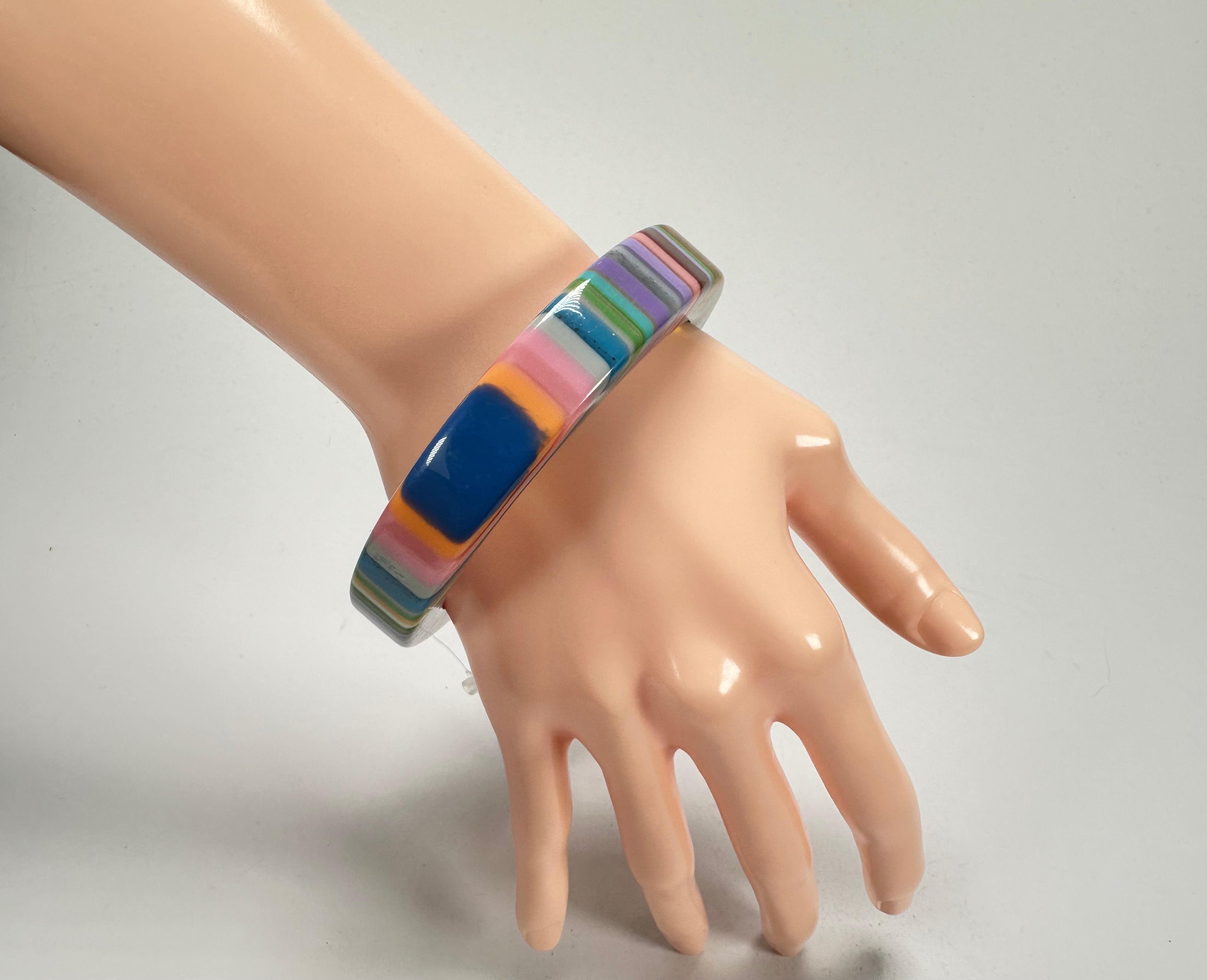 Jackie Brazil "Cat Eye" Liquorice Allsorts with Cat Eye Spring Mix 1.3cm Resin Bangle ( B1034 )